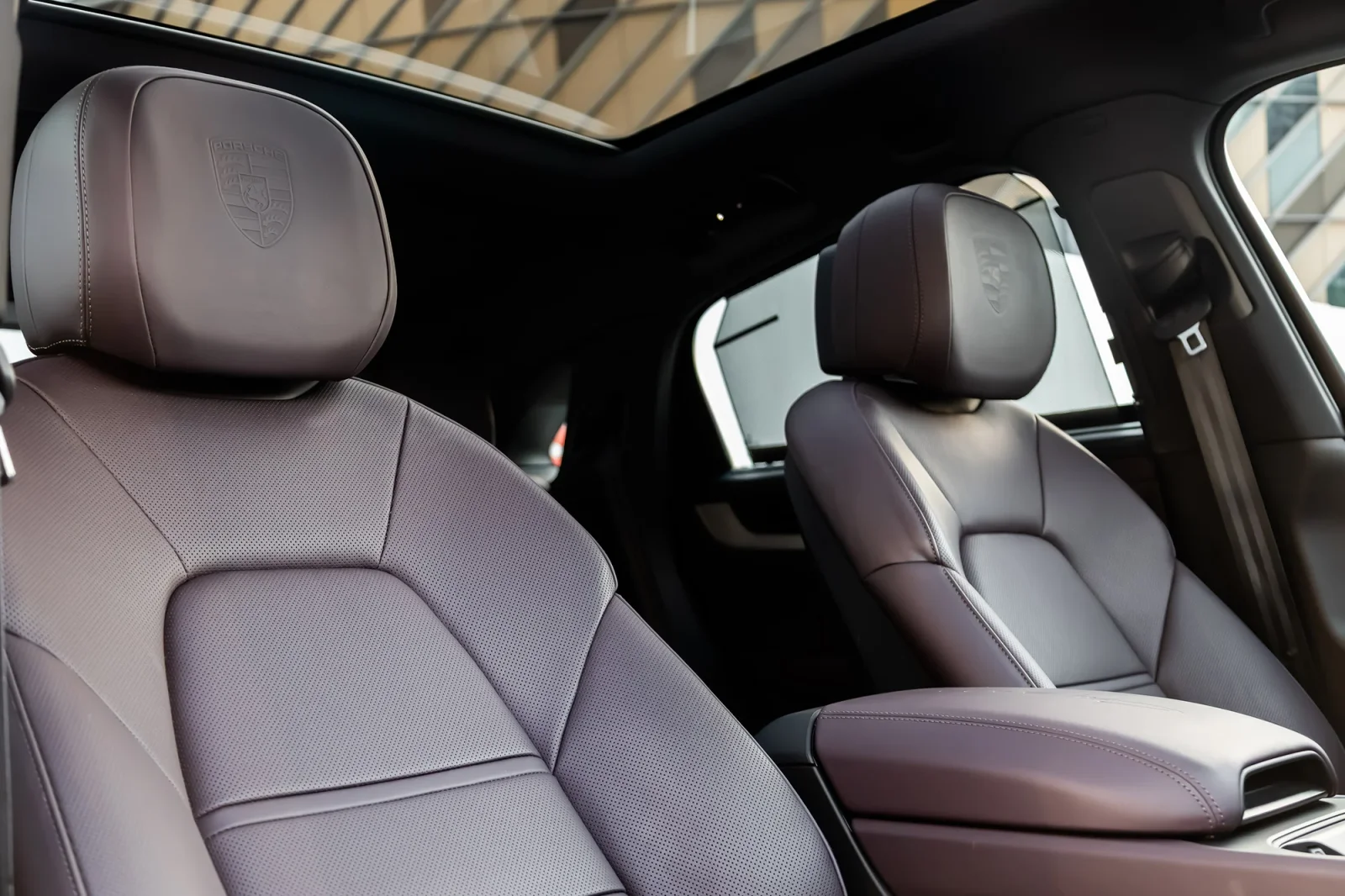 Loyer Porsche Cayenne Coupe  Gris 2024 en Abou Dabi - 5 