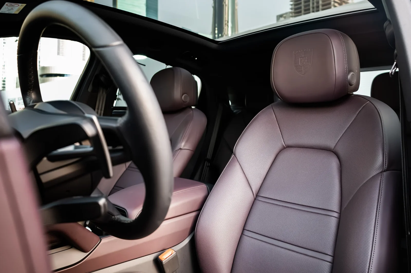 Loyer Porsche Cayenne Coupe  Gris 2024 en Abou Dabi - 3 