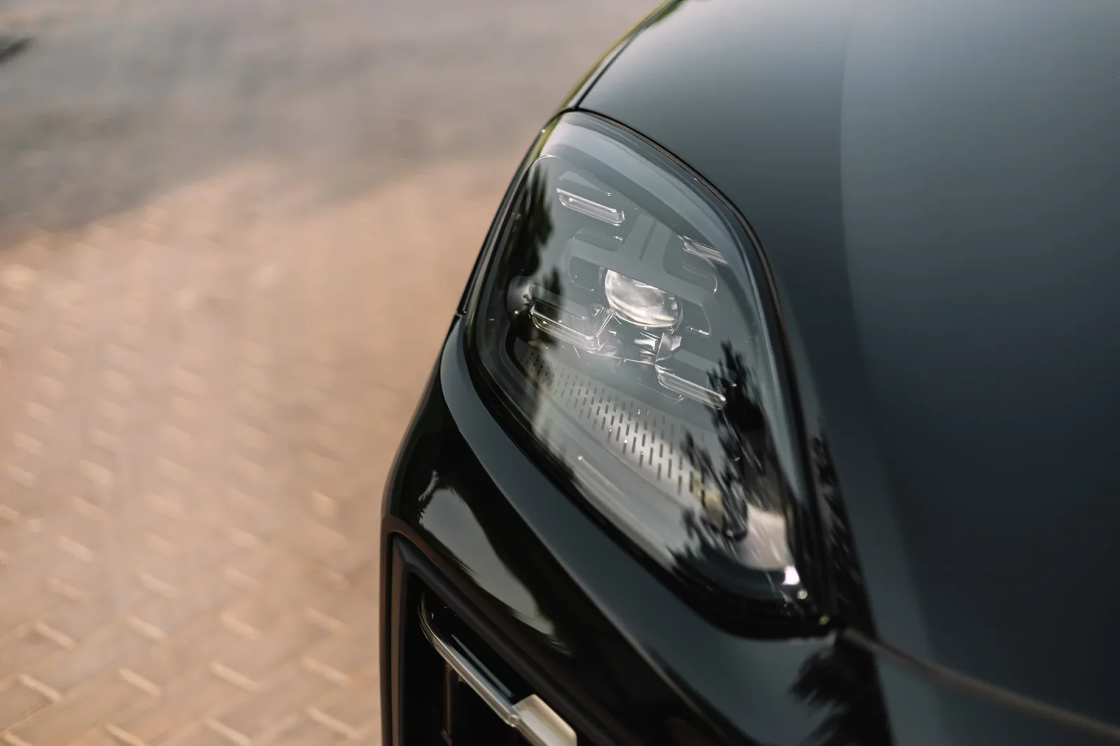 Rent Porsche Cayenne Coupe  Black 2024 in Abu Dhabi - 13 