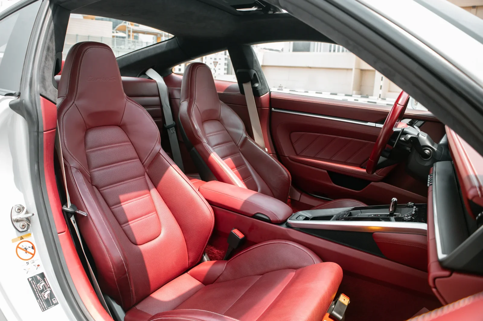 Rent Porsche 911 Turbo S White 2020 in Abu Dhabi - 5 