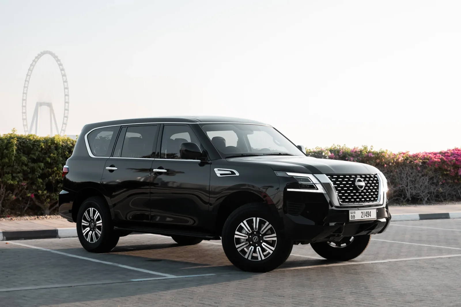 Kiralık Nissan Patrol  Siyah 2024 içinde Abu Dhabi - 10 