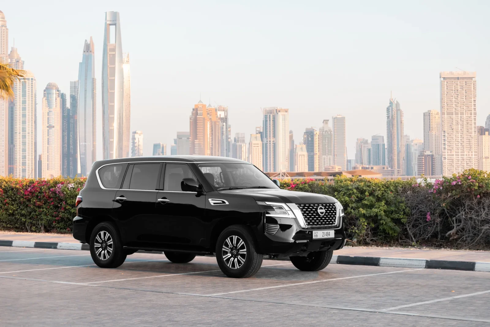 Kiralık Nissan Patrol  Siyah 2024 içinde Abu Dhabi - 3 