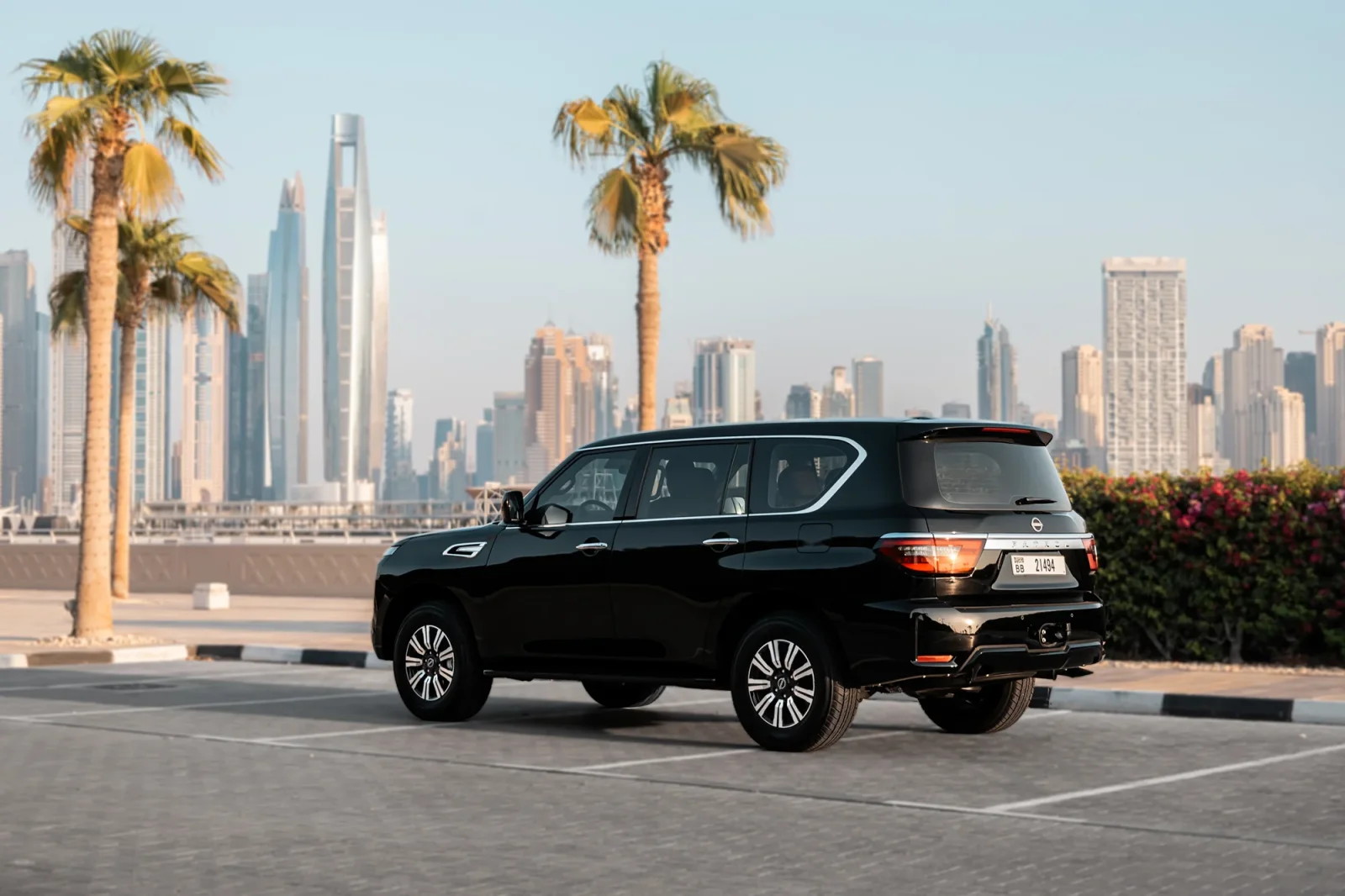 Kiralık Nissan Patrol  Siyah 2024 içinde Abu Dhabi - 13 