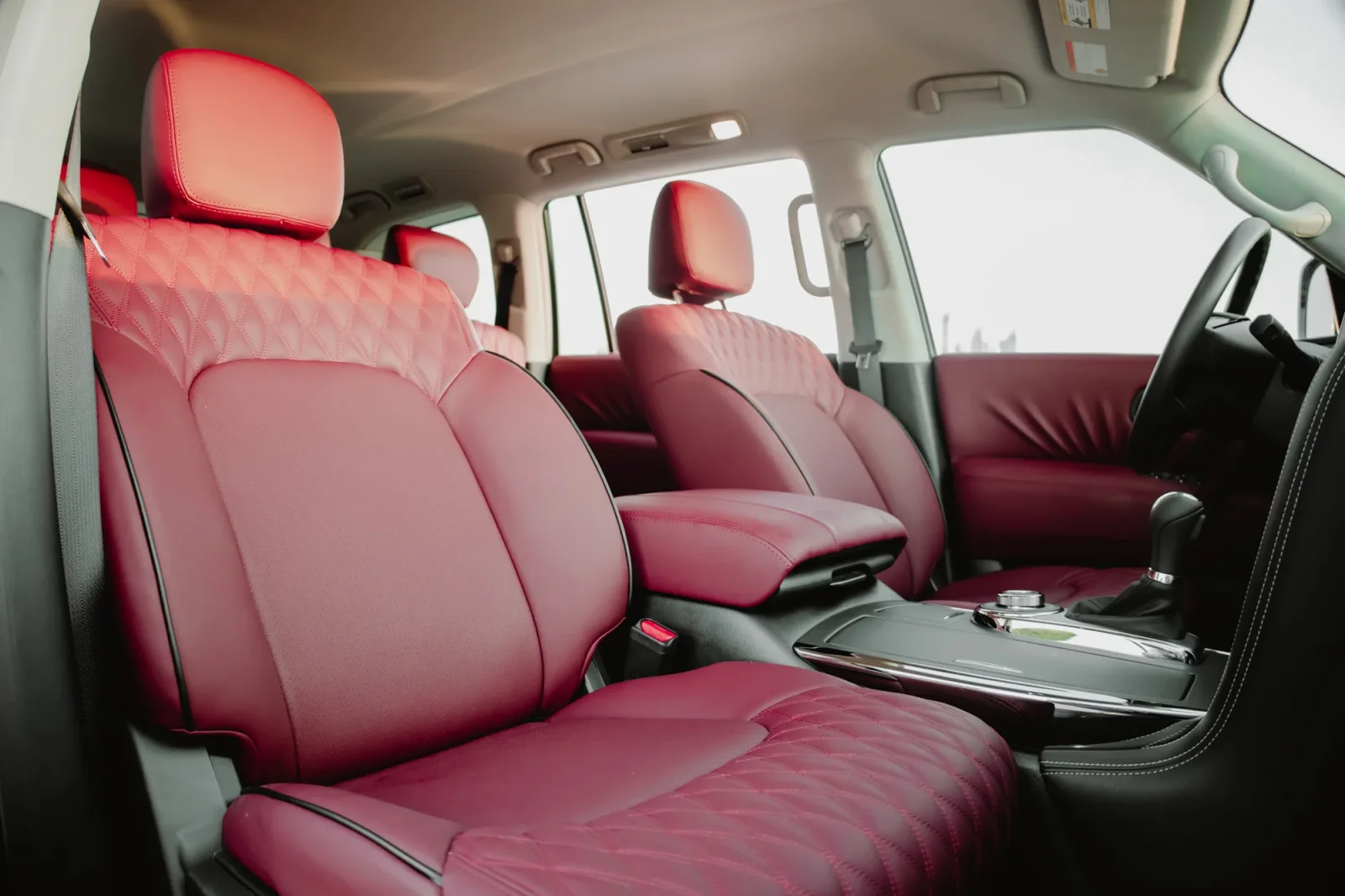 Kiralık Nissan Patrol  Siyah 2024 içinde Abu Dhabi - 7 