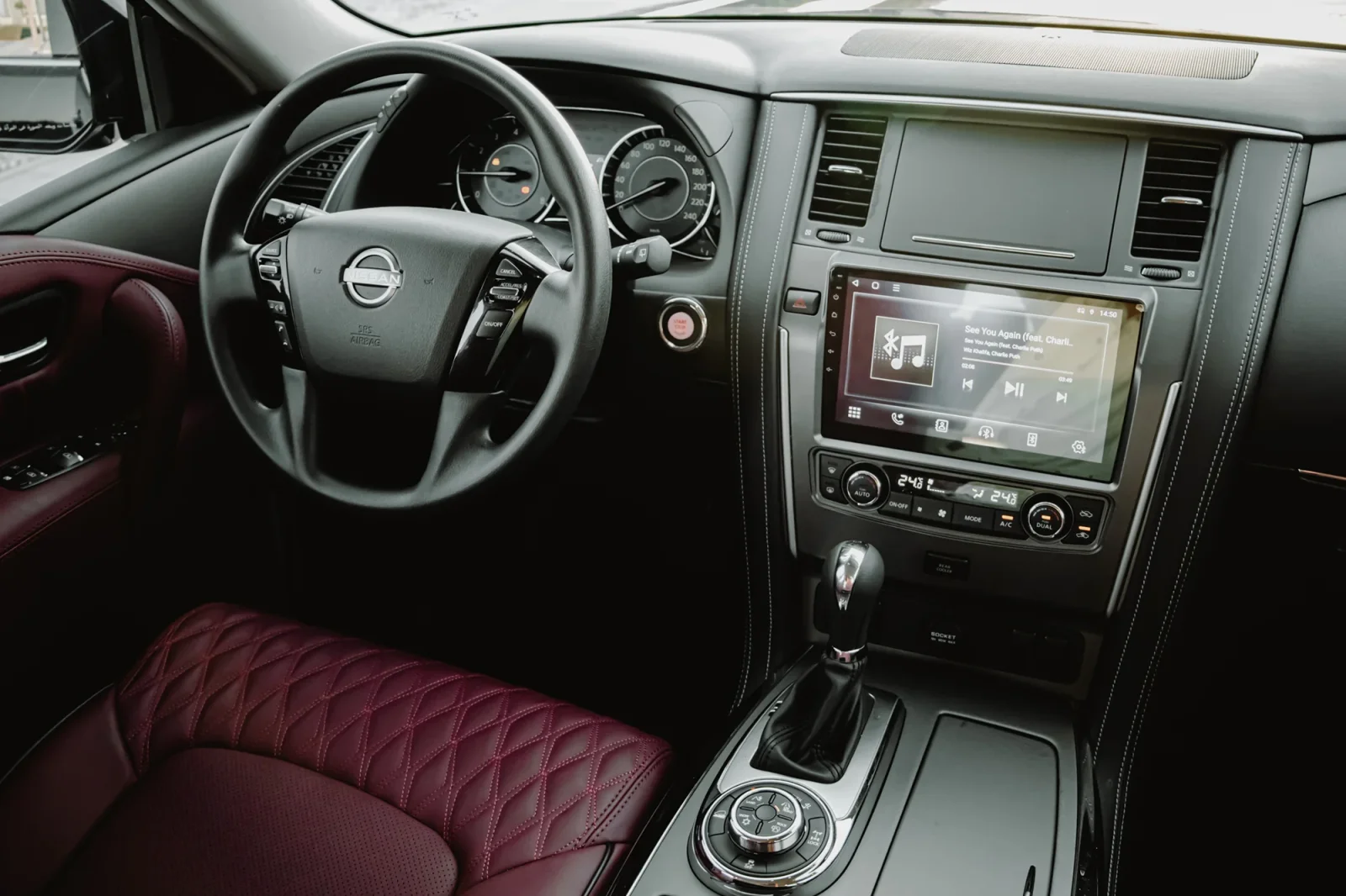 Kiralık Nissan Patrol  Siyah 2024 içinde Abu Dhabi - 5 