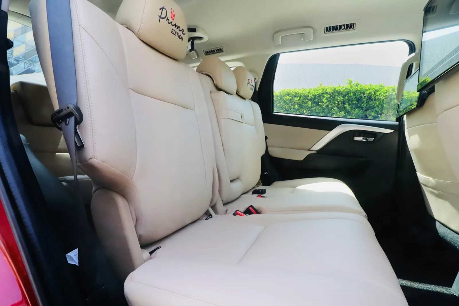 Аренда Mitsubishi Montero Sport  Красный 2023 в Абу-Даби - 5 