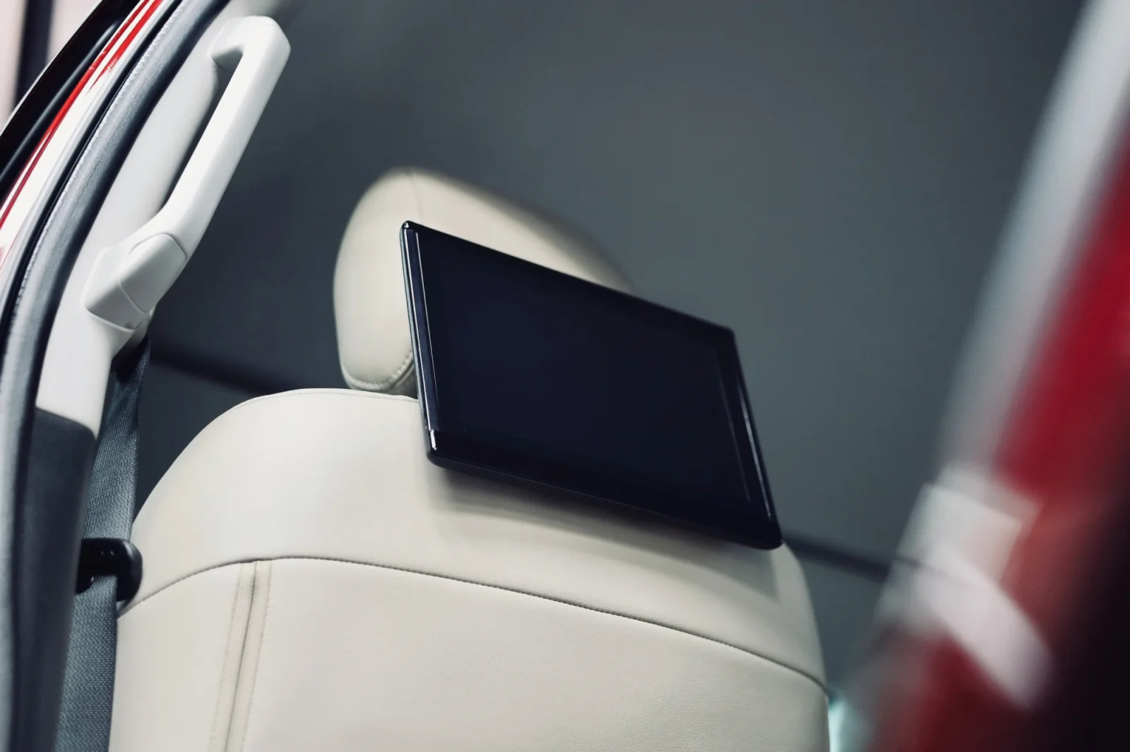 Аренда Mitsubishi Montero Sport  Красный 2023 в Абу-Даби - 9 