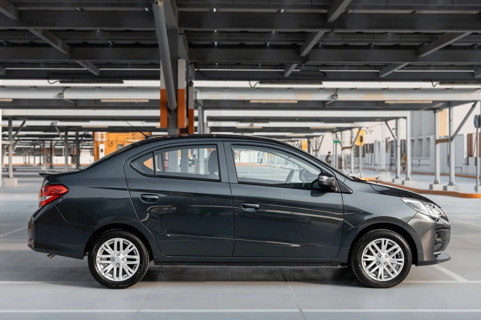 Affitto Mitsubishi Attrage  Grigio 2025 in Abu Dhabi - 10 