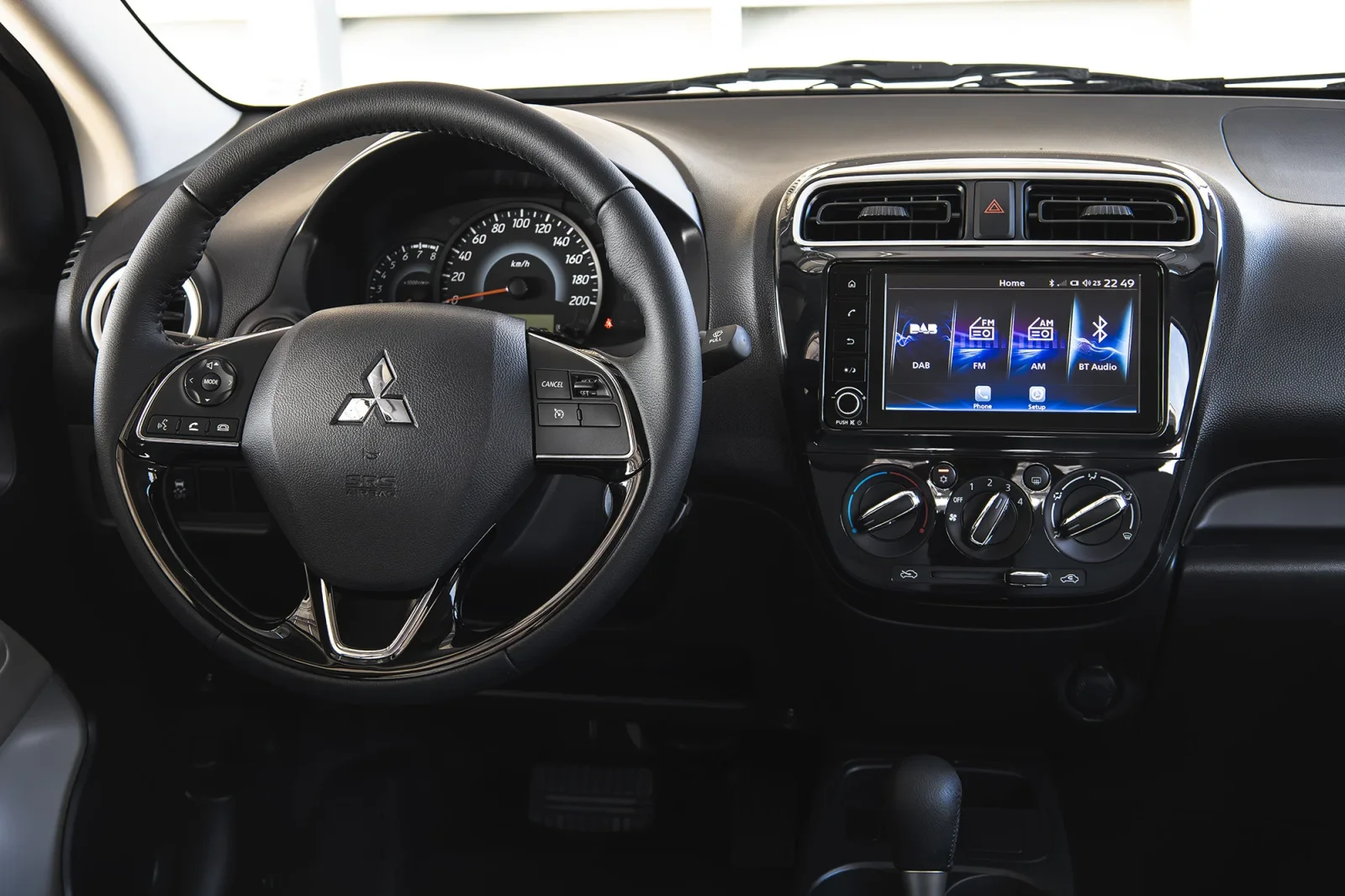 Affitto Mitsubishi Attrage  Grigio 2025 in Abu Dhabi - 3 