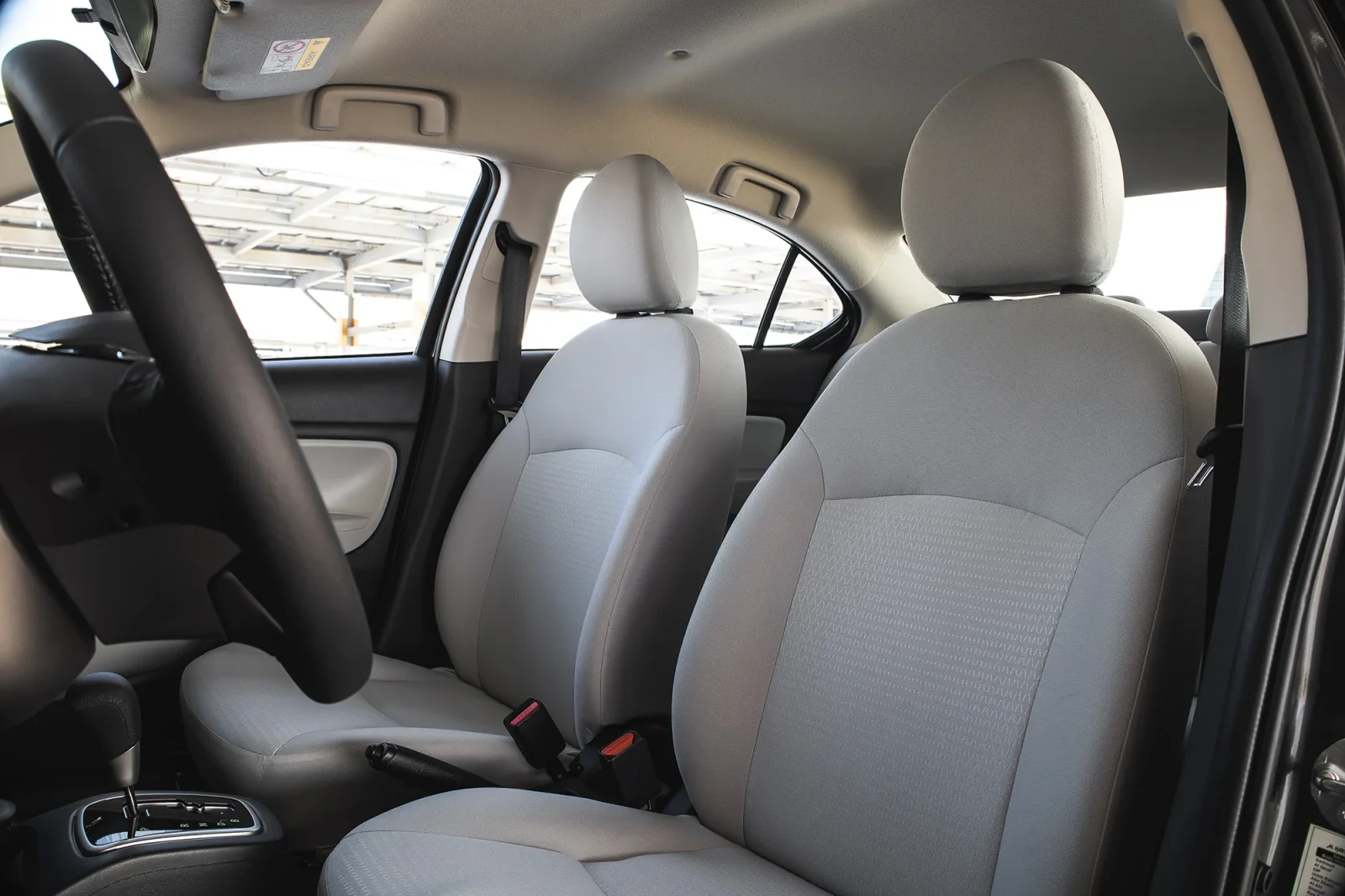 Affitto Mitsubishi Attrage  Grigio 2025 in Abu Dhabi - 4 