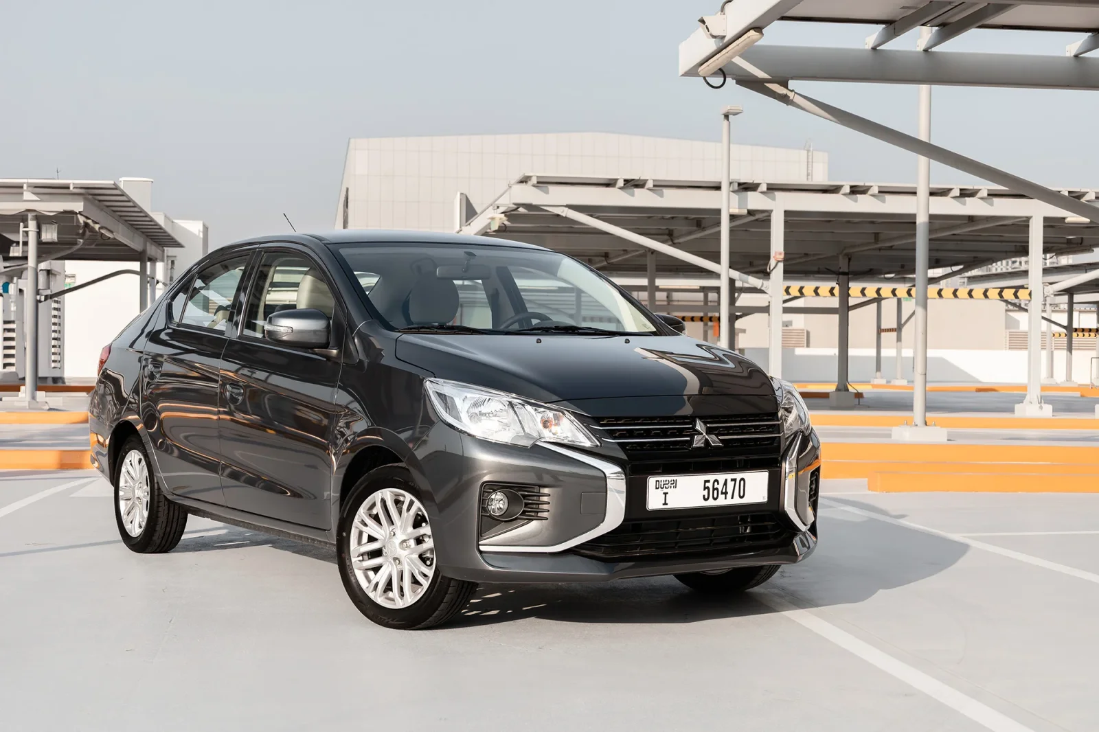 Affitto Mitsubishi Attrage  Grigio 2025 in Abu Dhabi - 2 