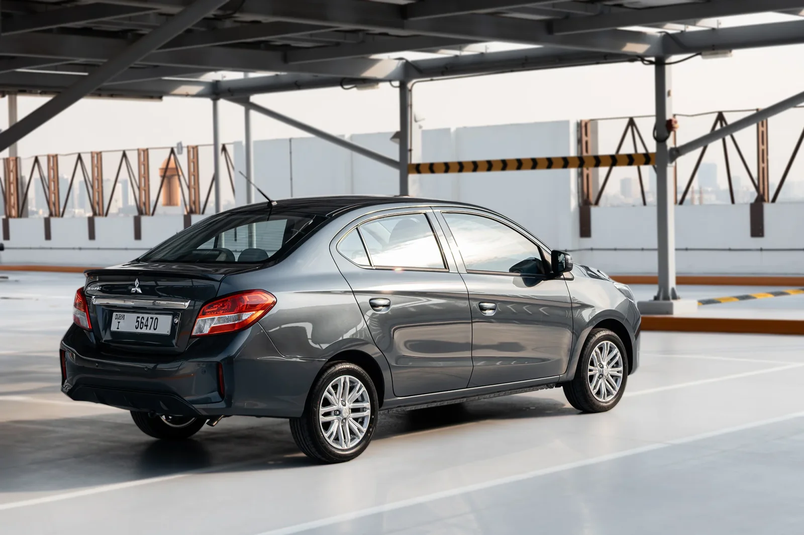 Affitto Mitsubishi Attrage  Grigio 2025 in Abu Dhabi - 12 