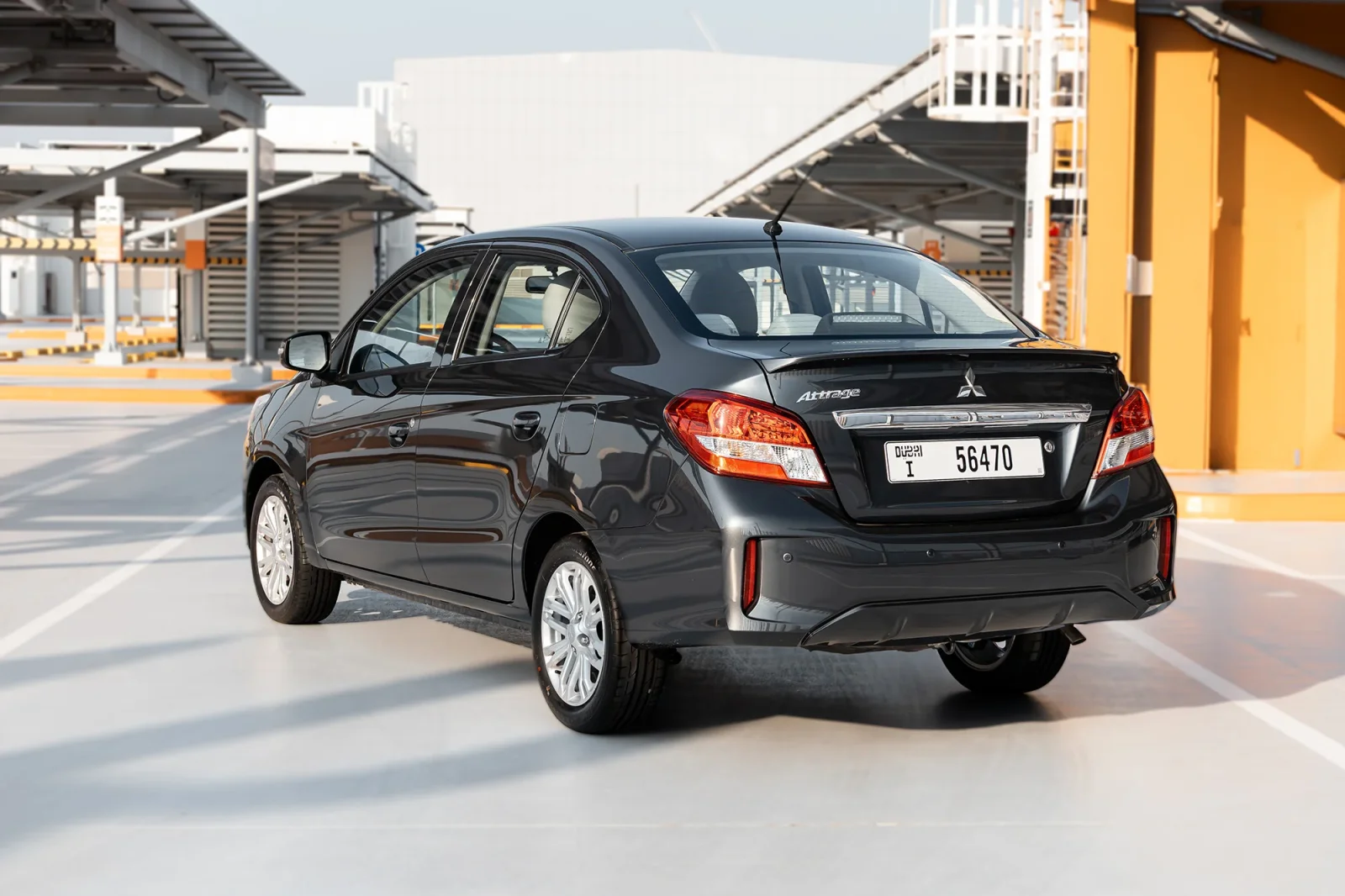 Affitto Mitsubishi Attrage  Grigio 2025 in Abu Dhabi - 8 