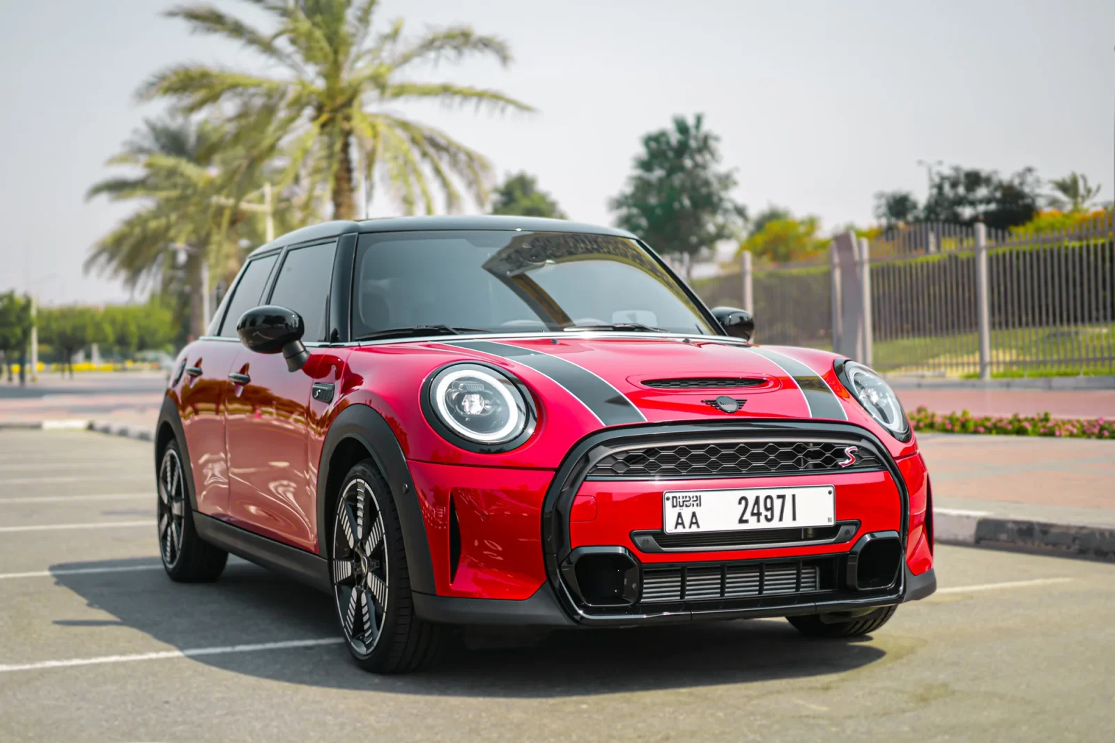 Аренда Mini Cooper S Красный 2023 в Абу-Даби - 8 