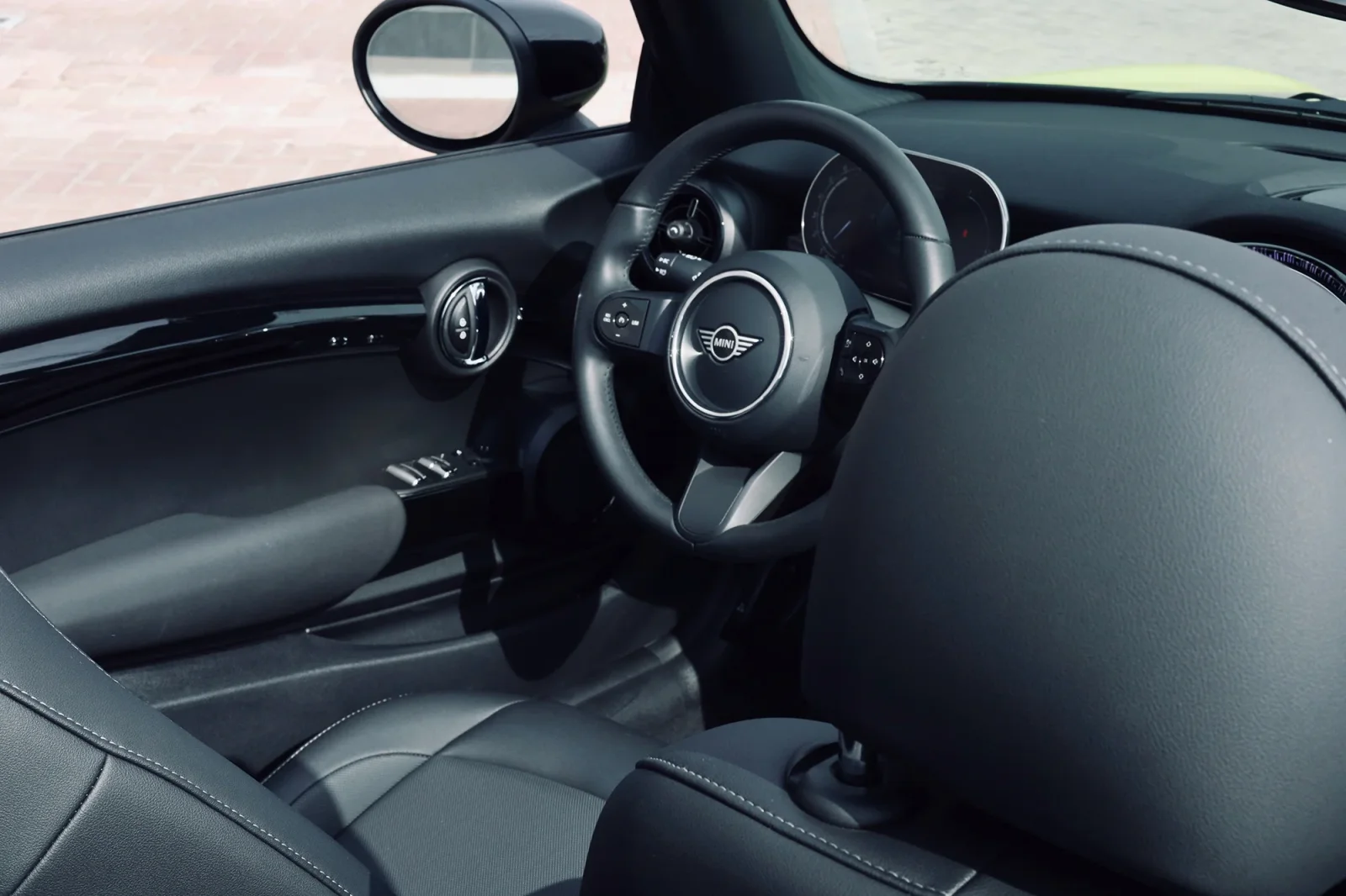 Rent Mini Cooper  Yellow 2023 in Abu Dhabi - 5 