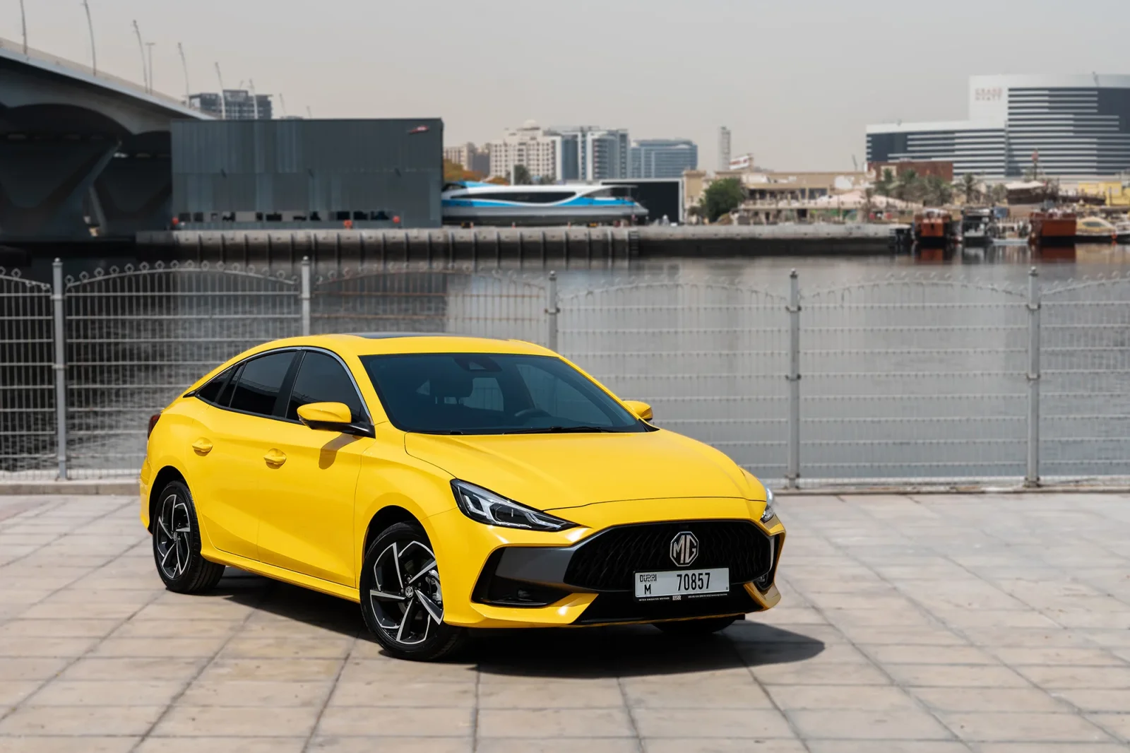 Affitto MG gt  Giallo 2025 in Abu Dhabi - 10 