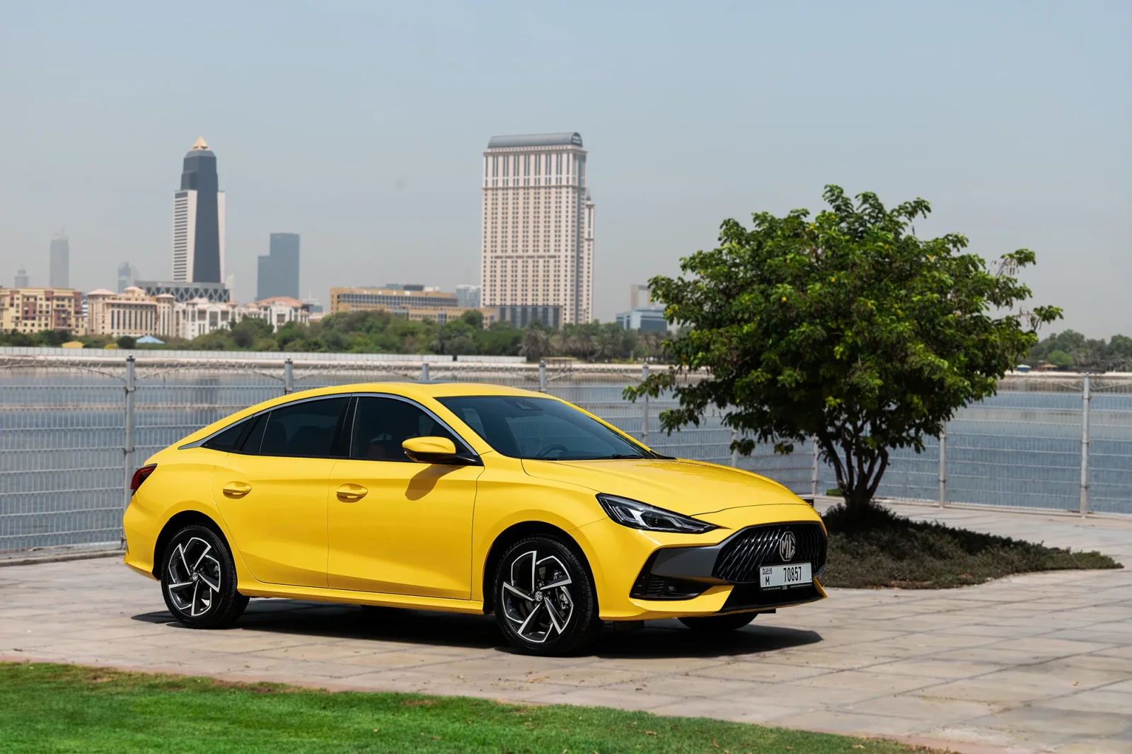 Affitto MG gt  Giallo 2025 in Abu Dhabi - 2 