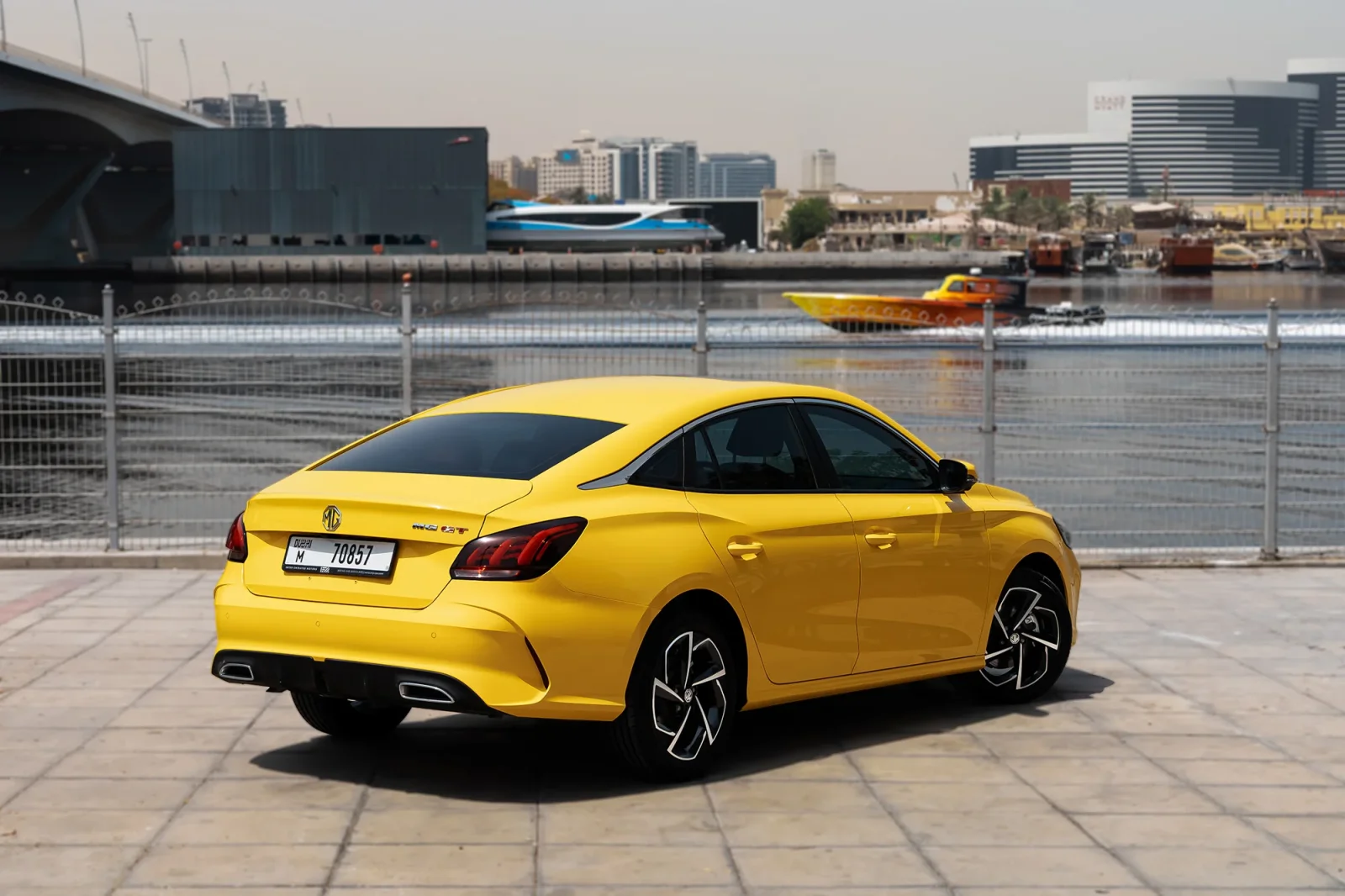 Affitto MG gt  Giallo 2025 in Abu Dhabi - 8 