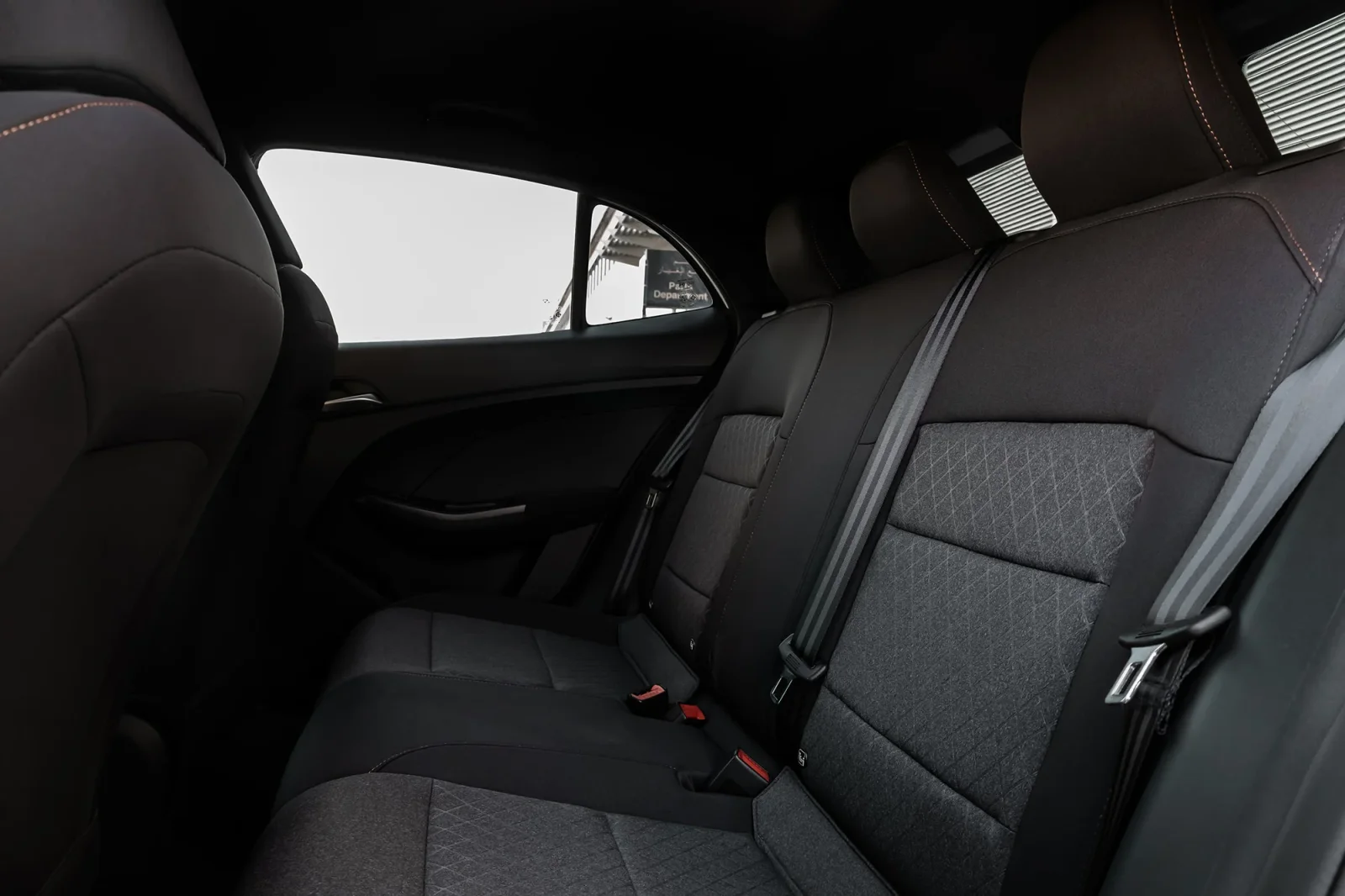 Affitto MG 3  Bianco 2025 in Abu Dhabi - 8 