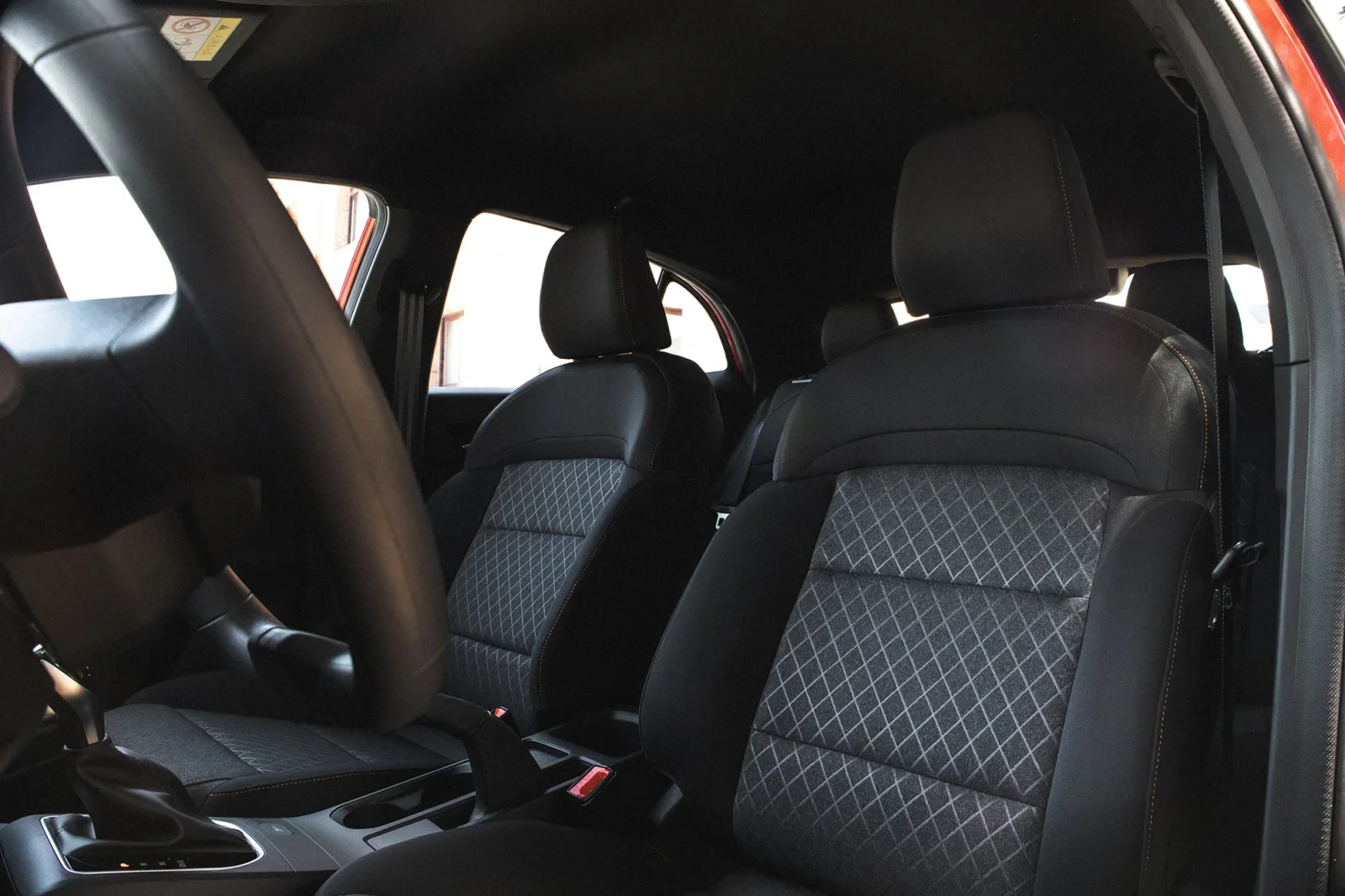 Affitto MG 3  Rosso 2025 in Abu Dhabi - 4 