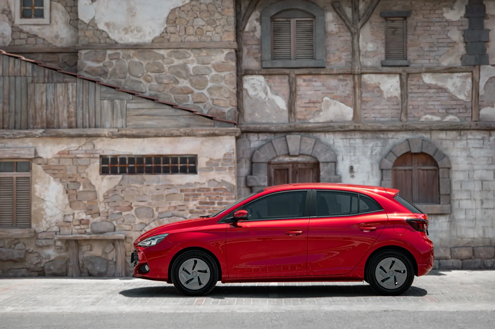 Affitto MG 3  Rosso 2025 in Abu Dhabi - 10 
