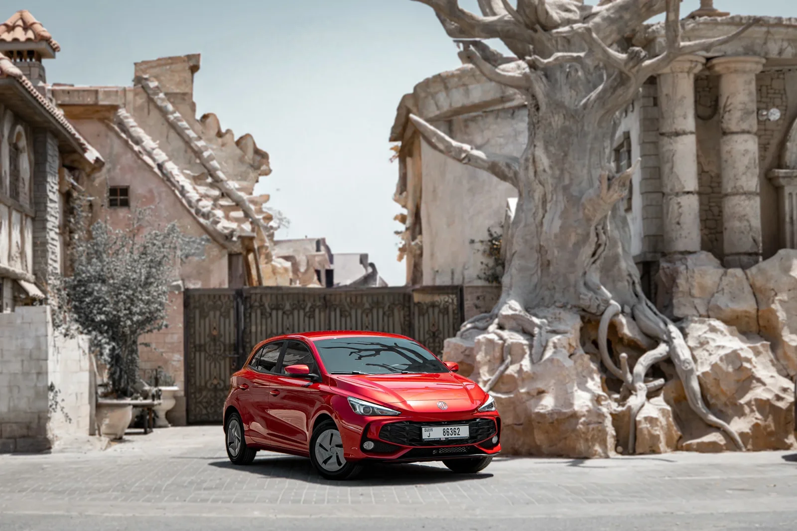 Affitto MG 3  Rosso 2025 in Abu Dhabi - 3 