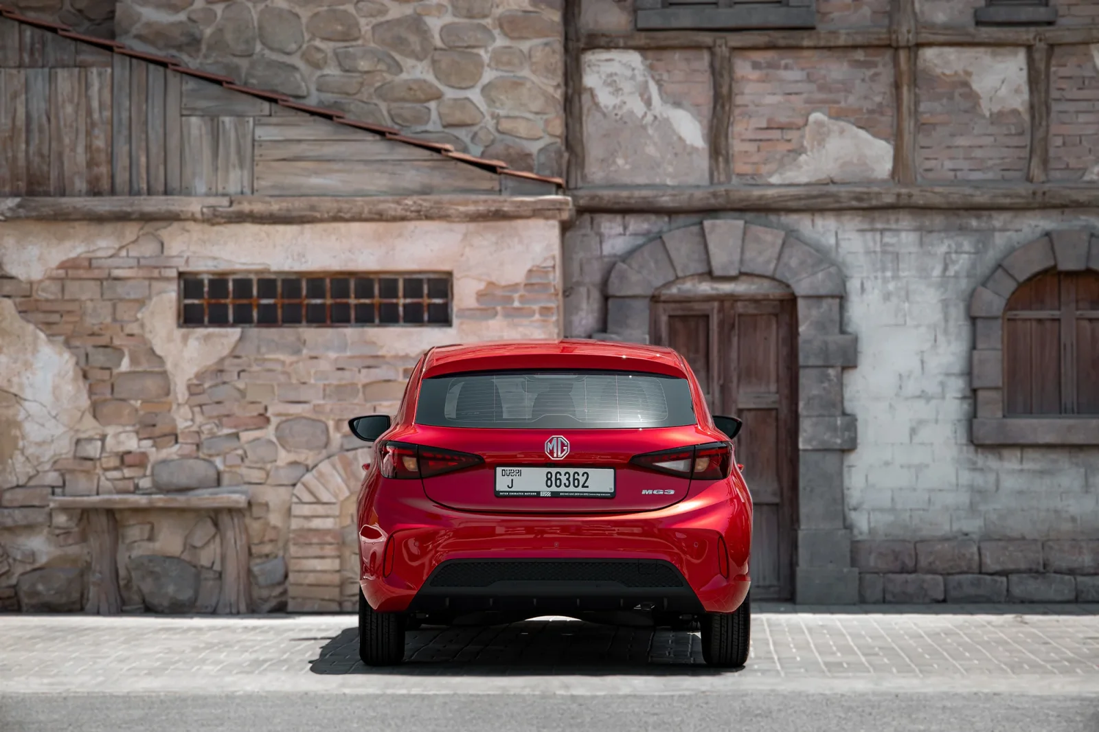 Affitto MG 3  Rosso 2025 in Abu Dhabi - 12 