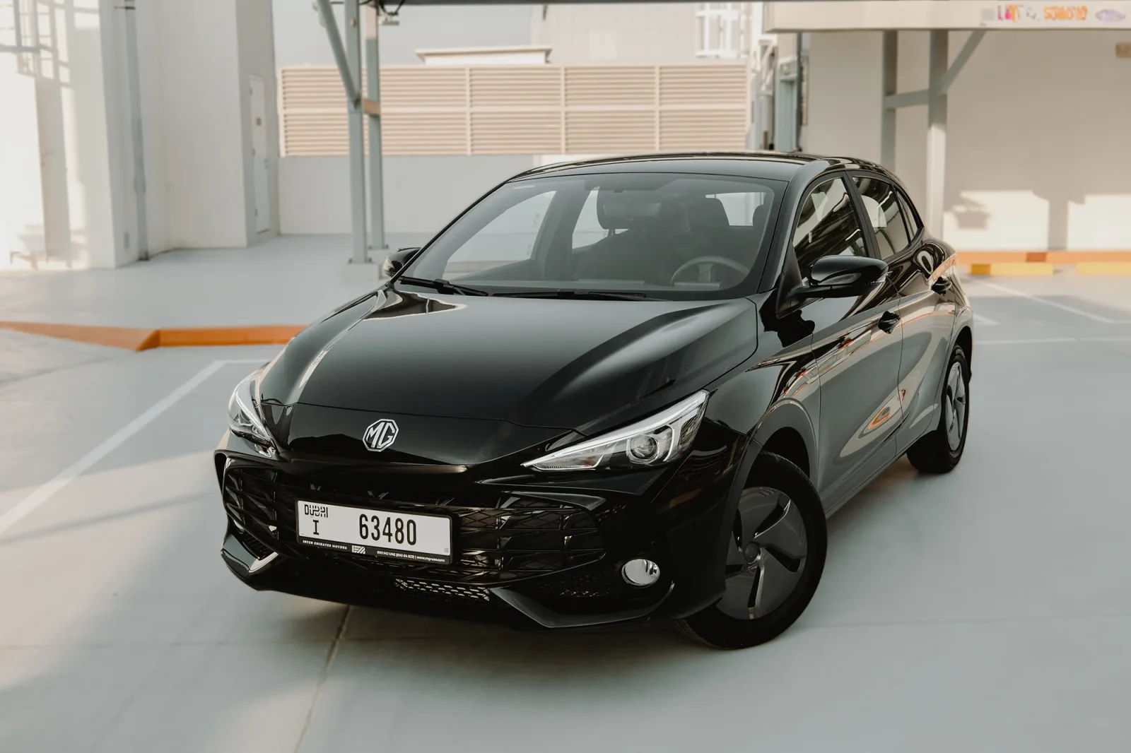 Affitto MG 3  Nero 2025 in Abu Dhabi - 2 