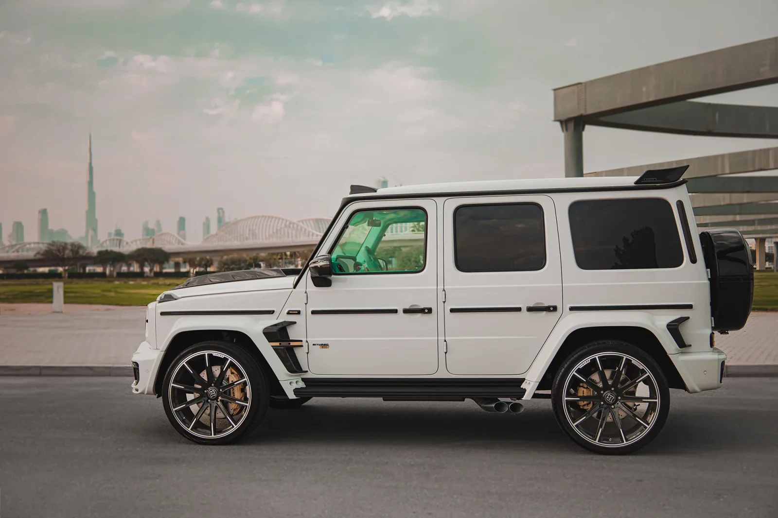 Rent Mercedes-Benz G-Class Brabus 800 Carbon Kit White 2023 in Abu Dhabi - 11 