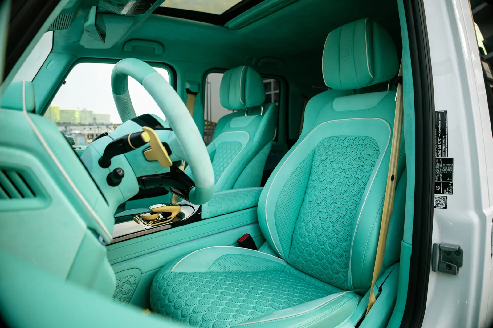 Rent Mercedes-Benz G-Class Brabus 800 Carbon Kit White 2023 in Abu Dhabi - 4 