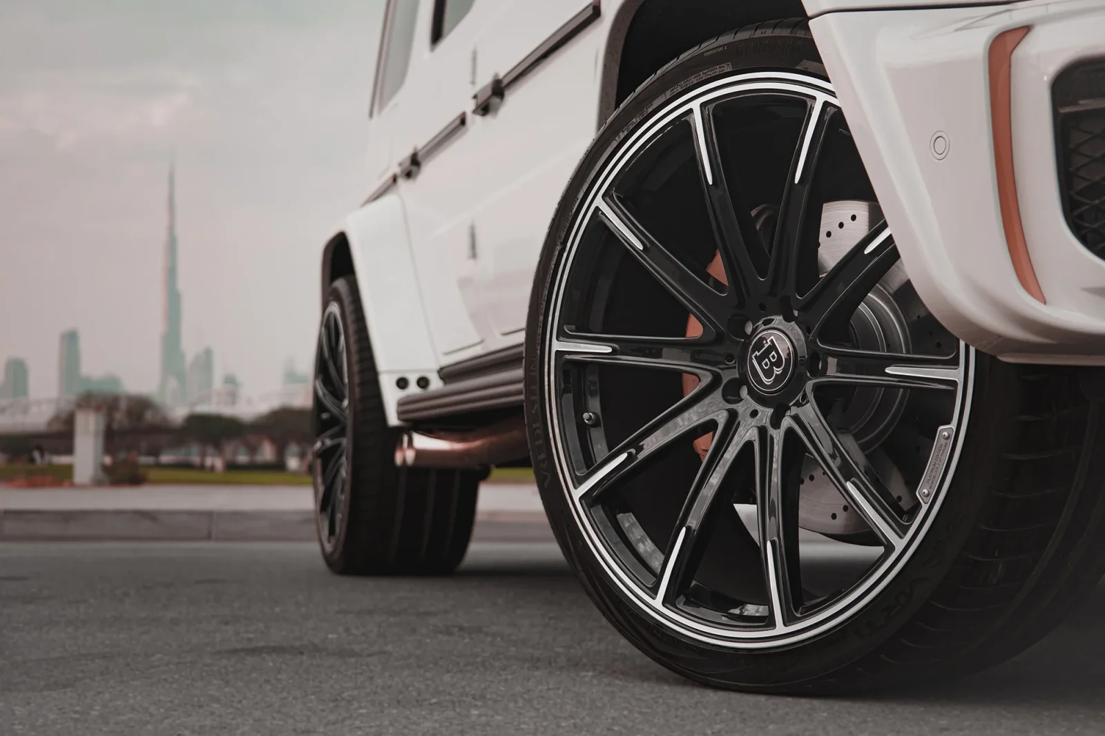 Rent Mercedes-Benz G-Class Brabus 800 Carbon Kit White 2023 in Abu Dhabi - 10 