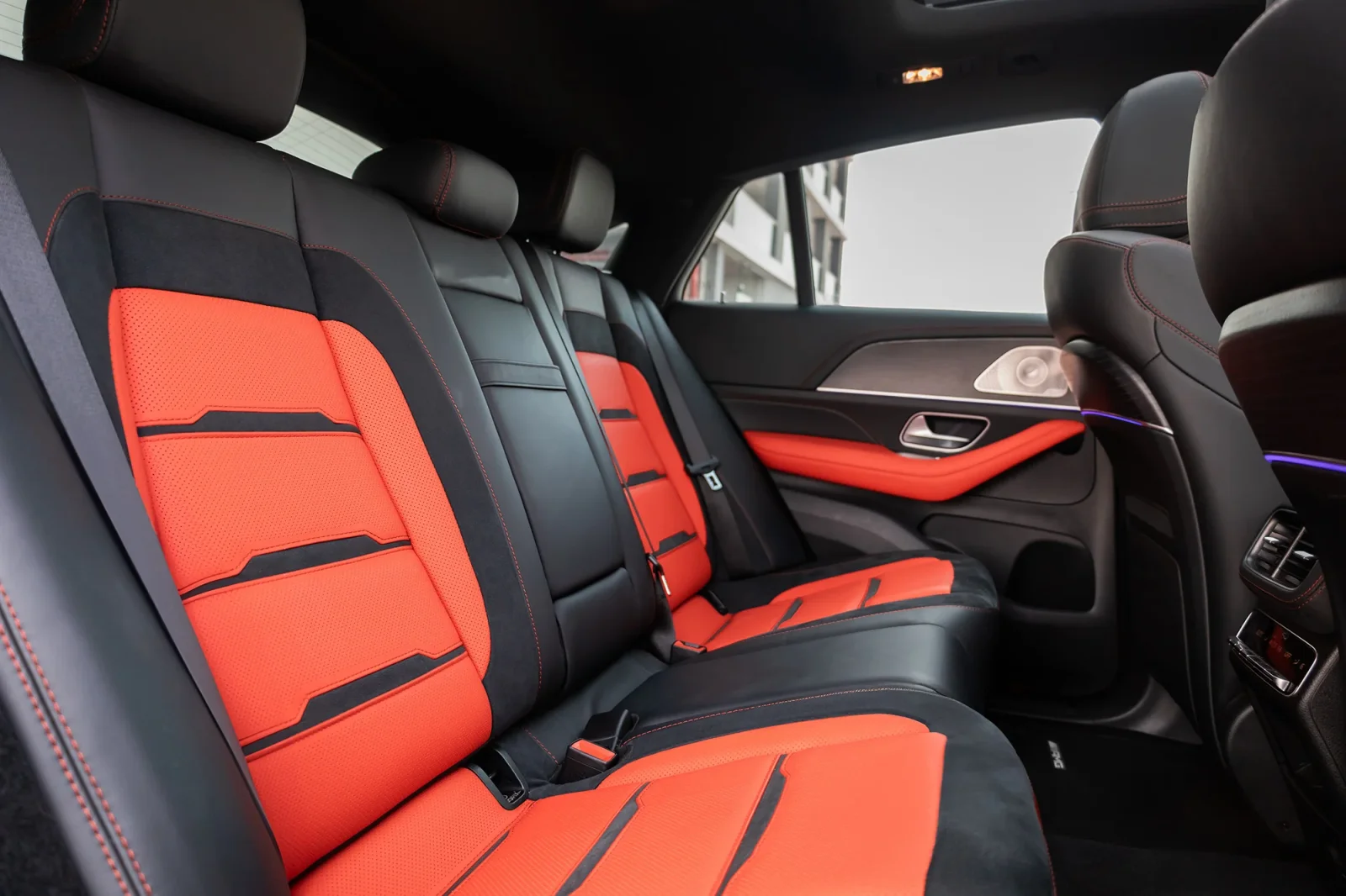 Аренда Mercedes-Benz GLE 53 AMG Фиолетовый 2023 в Абу-Даби - 6 