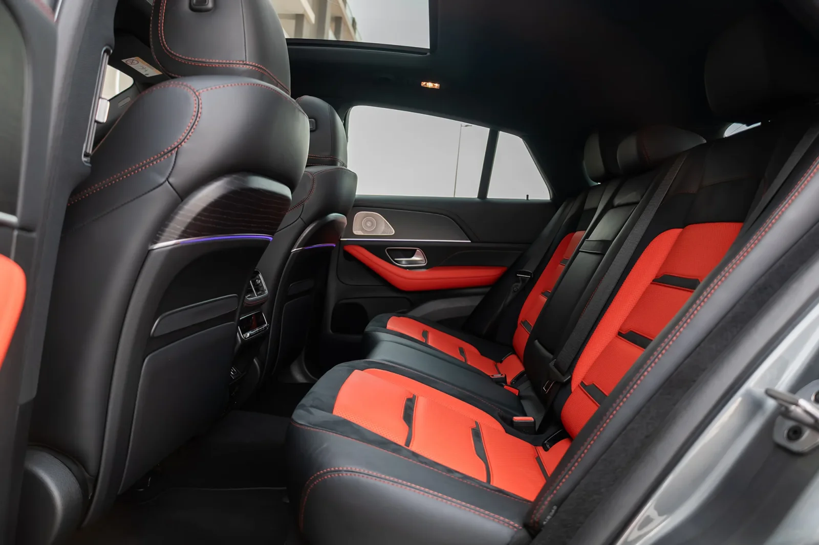 Аренда Mercedes-Benz GLE 53 AMG Фиолетовый 2023 в Абу-Даби - 8 