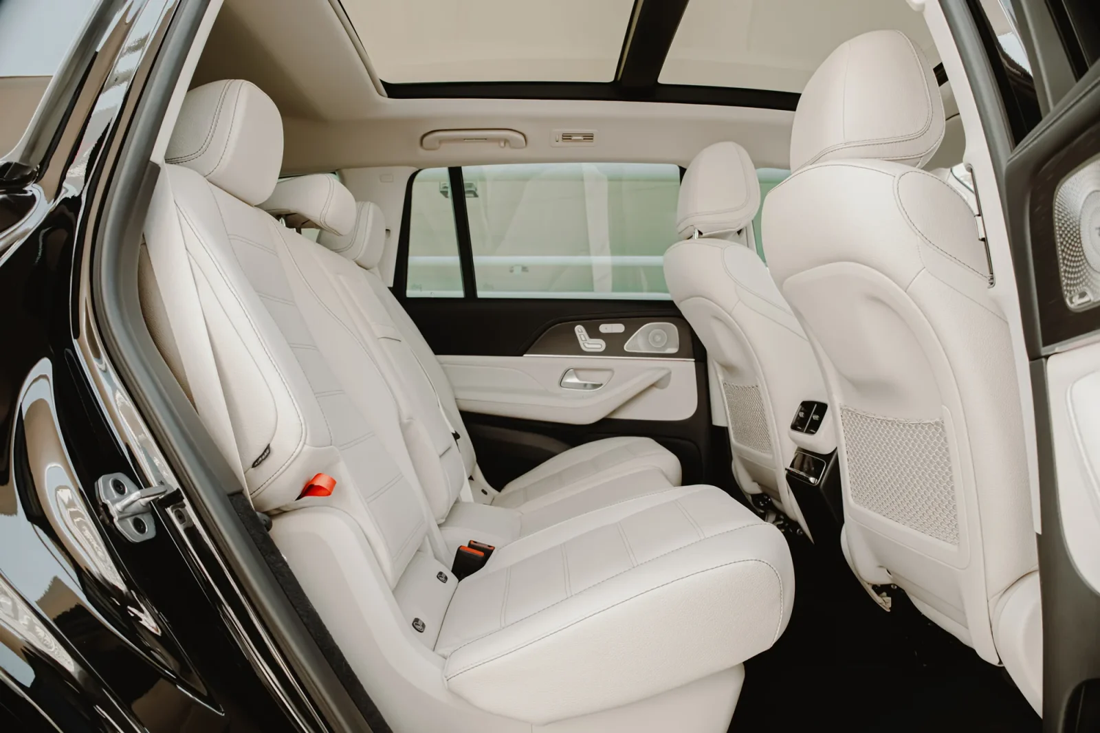 Rent Mercedes-Benz GLS-Class 450 Black 2023 in Abu Dhabi - 6 