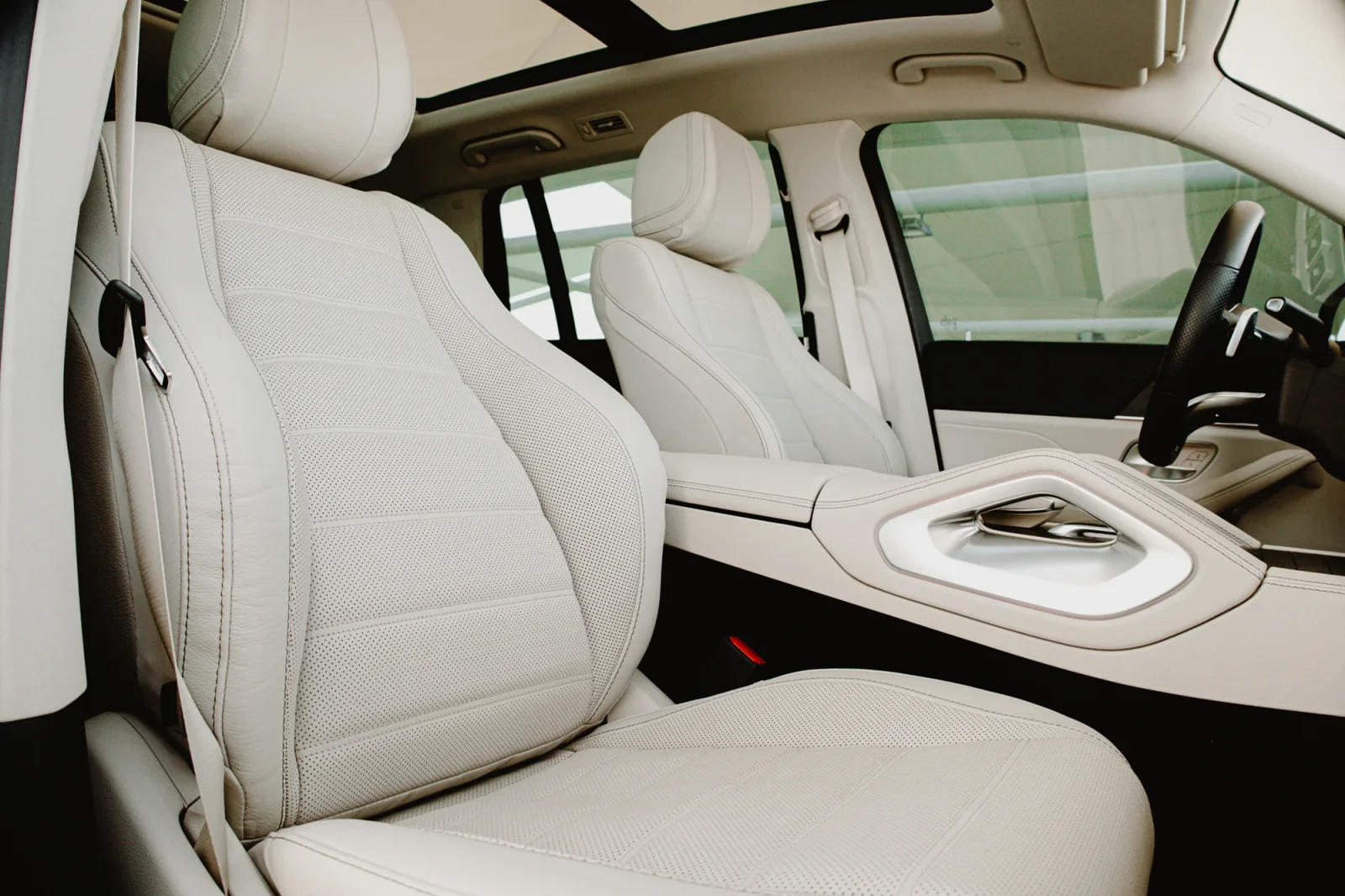 Rent Mercedes-Benz GLS-Class 450 Black 2023 in Abu Dhabi - 4 