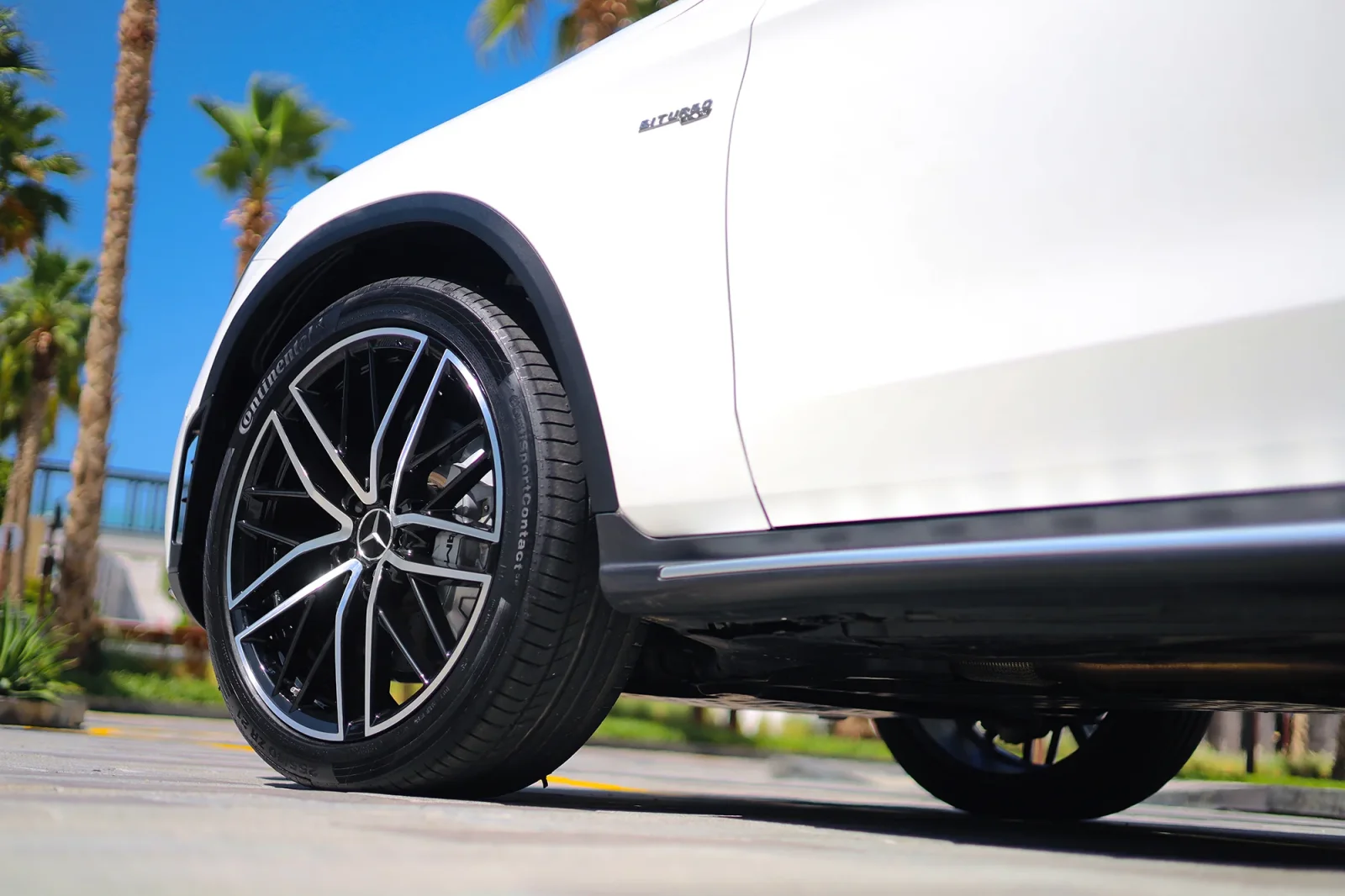 Kiralık Mercedes-Benz GLC 43 AMG Beyaz 2022 içinde Abu Dhabi - 10 