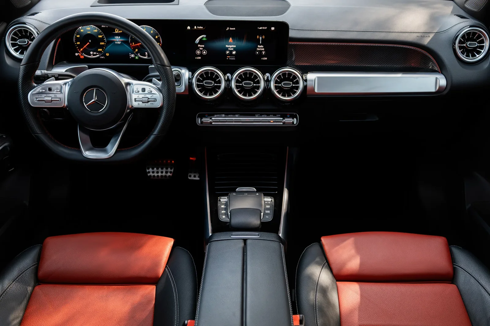 Аренда Mercedes-Benz GLB-Class 250 Синий 2023 в Абу-Даби - 4 