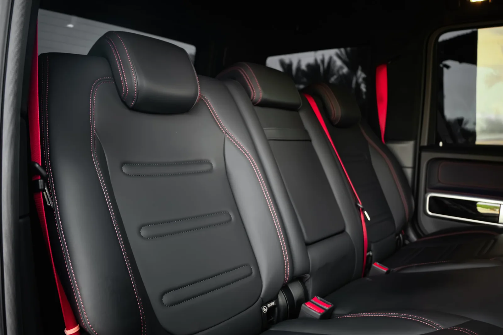 Alquiler Mercedes-Benz G-Class 550 Negro 2021 en Abu Dabi - 8 