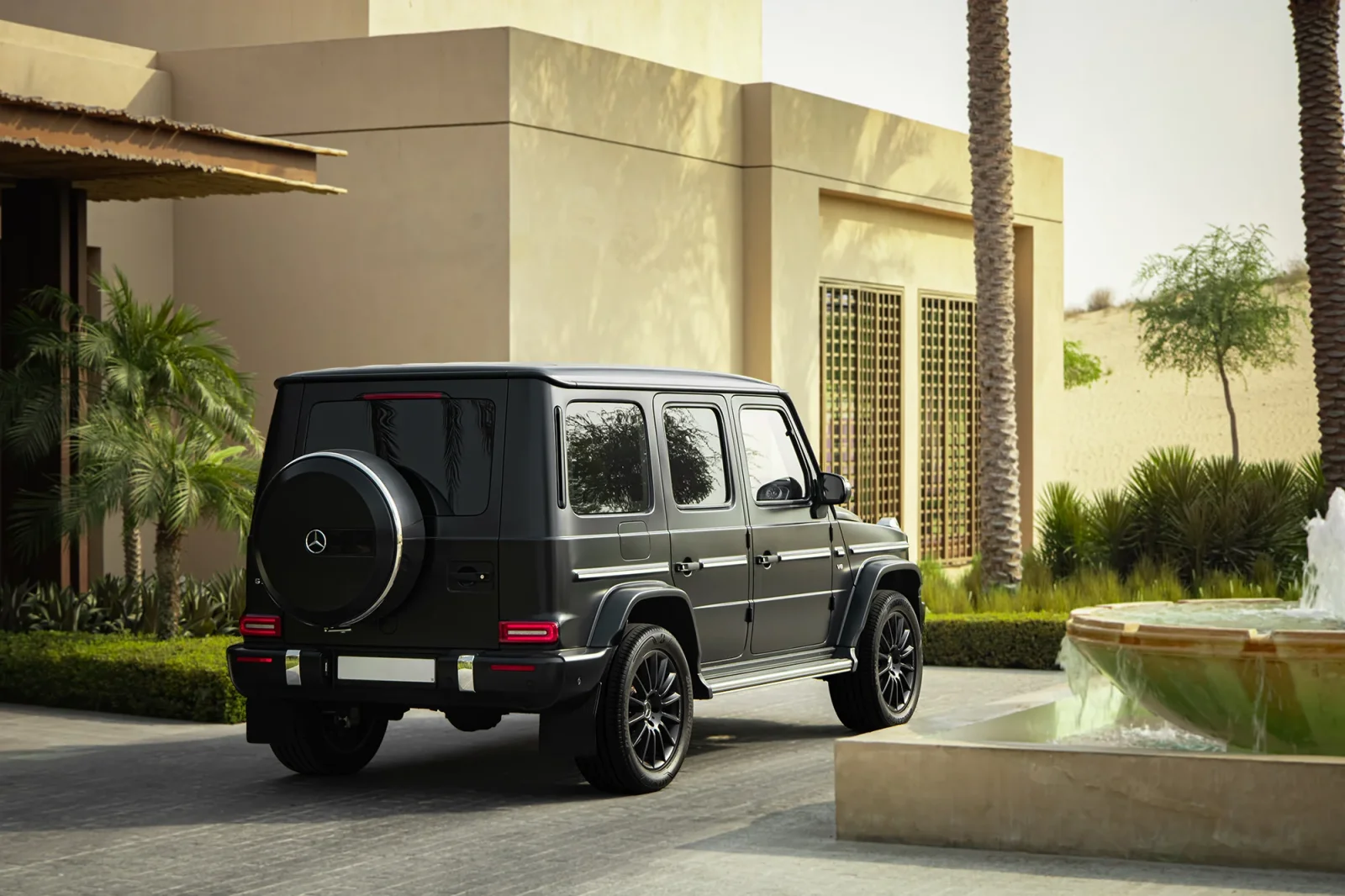 Alquiler Mercedes-Benz G-Class 550 Negro 2021 en Abu Dabi - 11 