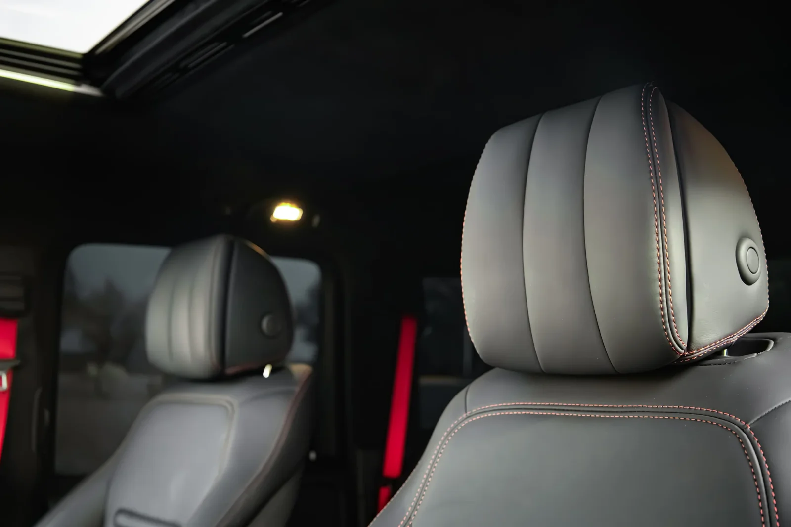 Alquiler Mercedes-Benz G-Class 550 Negro 2021 en Abu Dabi - 7 