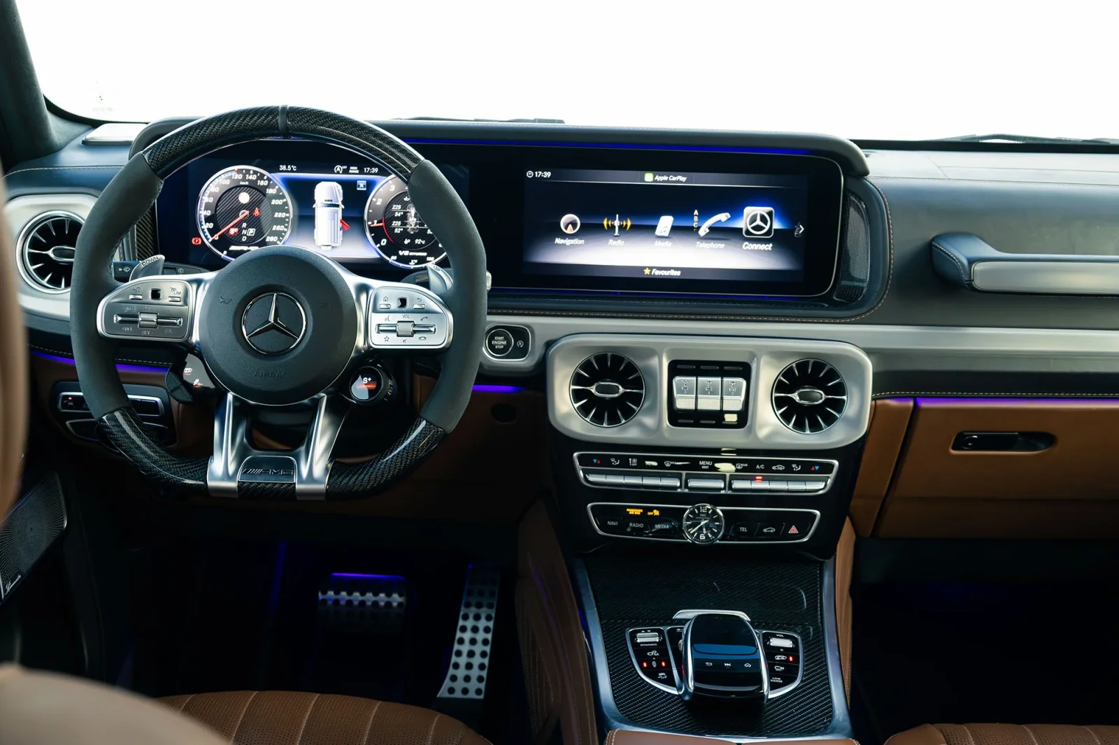 Rent Mercedes-Benz G-Class 63 AMG White 2022 in Abu Dhabi - 4 