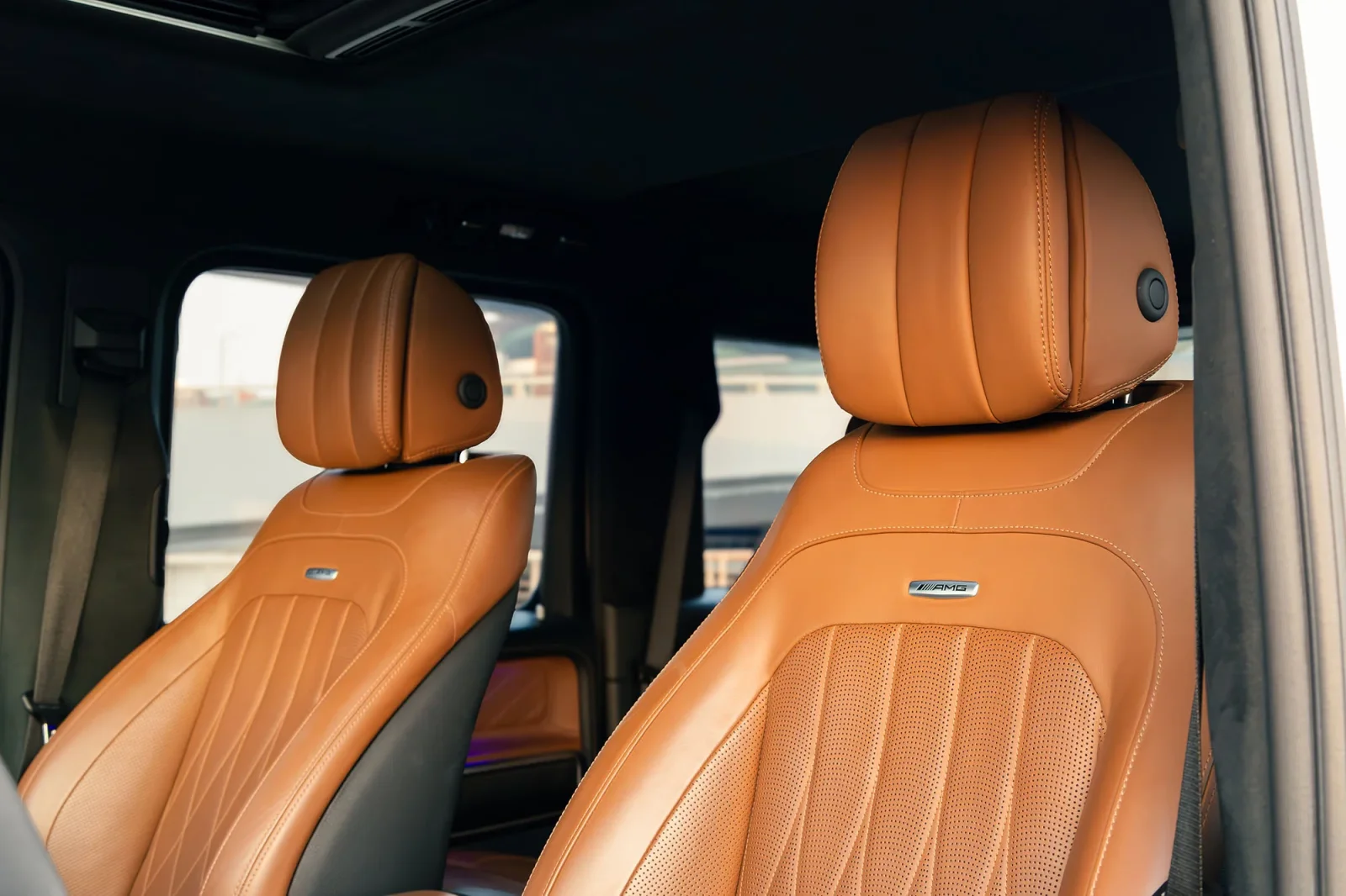Rent Mercedes-Benz G-Class 63 AMG White 2022 in Abu Dhabi - 5 