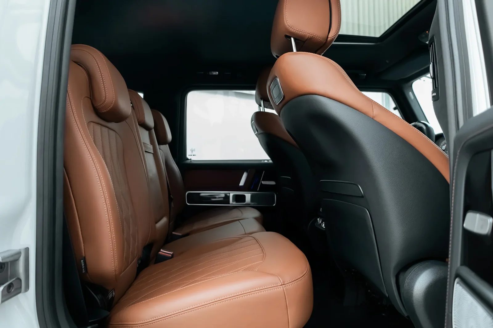 Аренда Mercedes-Benz G-Class 63 AMG Белый 2022 в Абу-Даби - 7 