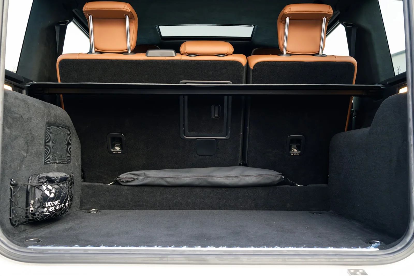 Rent Mercedes-Benz G-Class 63 AMG White 2022 in Abu Dhabi - 16 