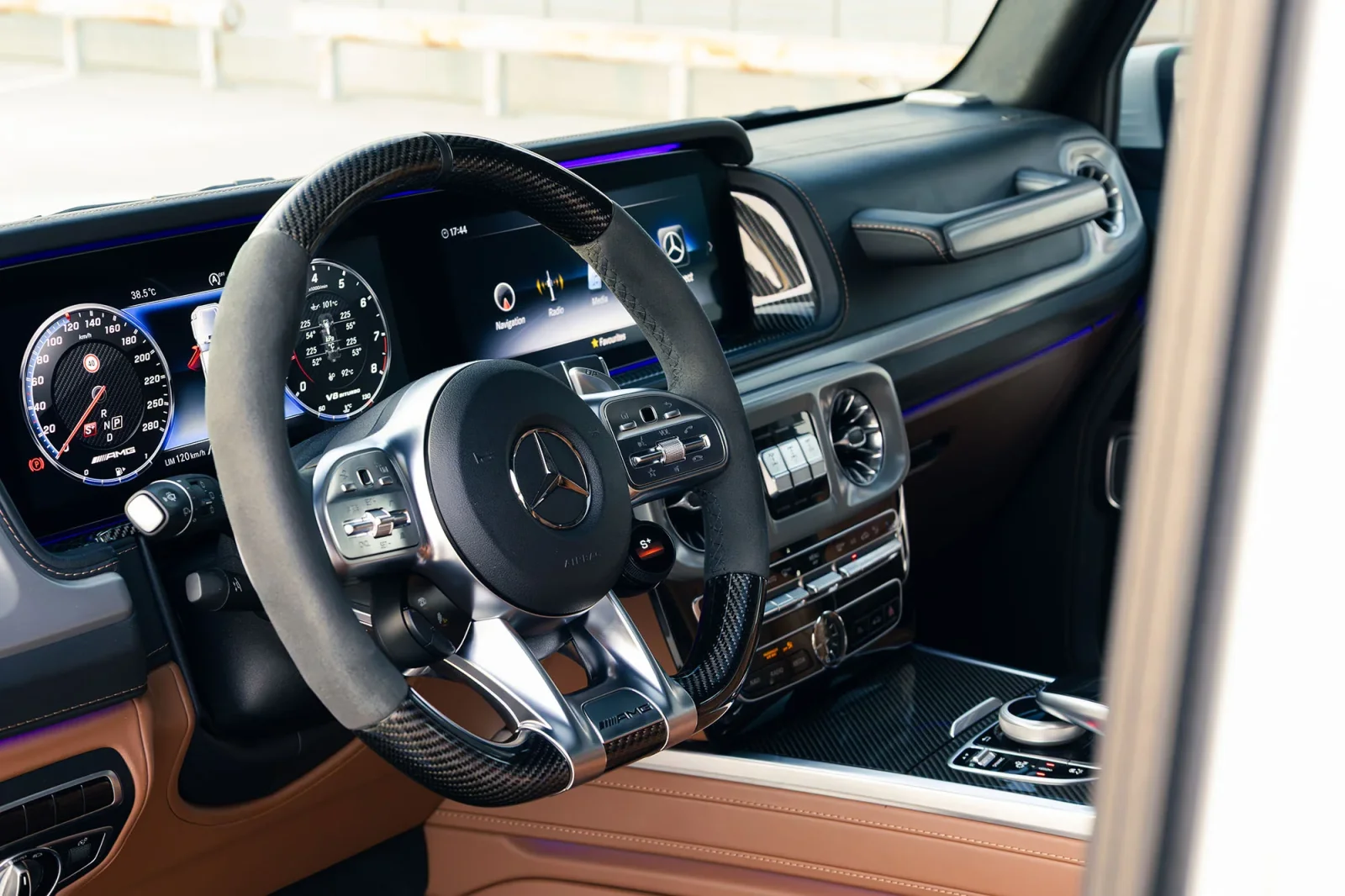 Rent Mercedes-Benz G-Class 63 AMG White 2022 in Abu Dhabi - 12 