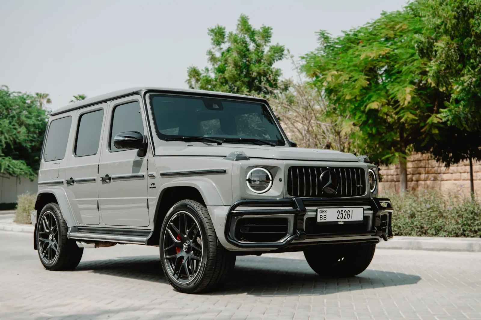 Alquiler Mercedes-Benz G-Class  Gris 2022 en Abu Dabi