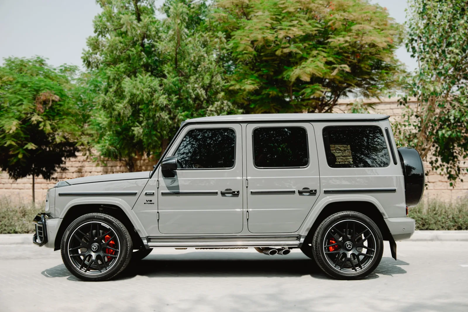 Alquiler Mercedes-Benz G-Class  Gris 2022 en Abu Dabi - 10 