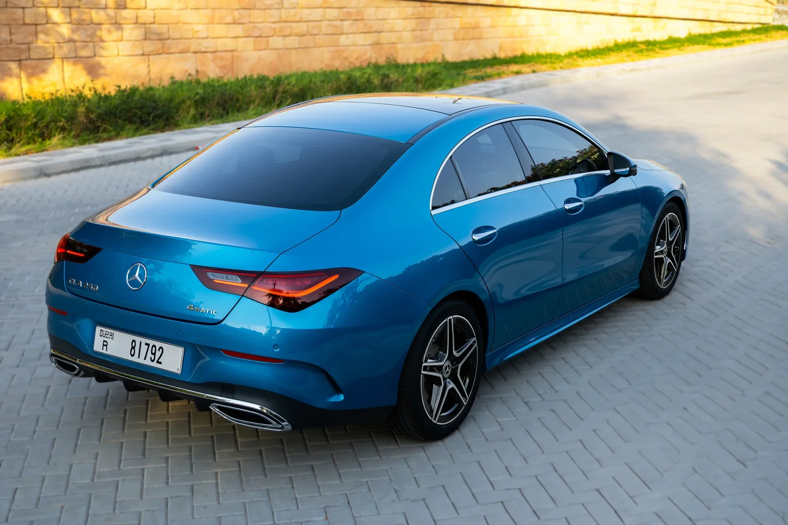 Alquiler Mercedes-Benz CLA-Class 4M Azul 2024 en Abu Dabi - 9 