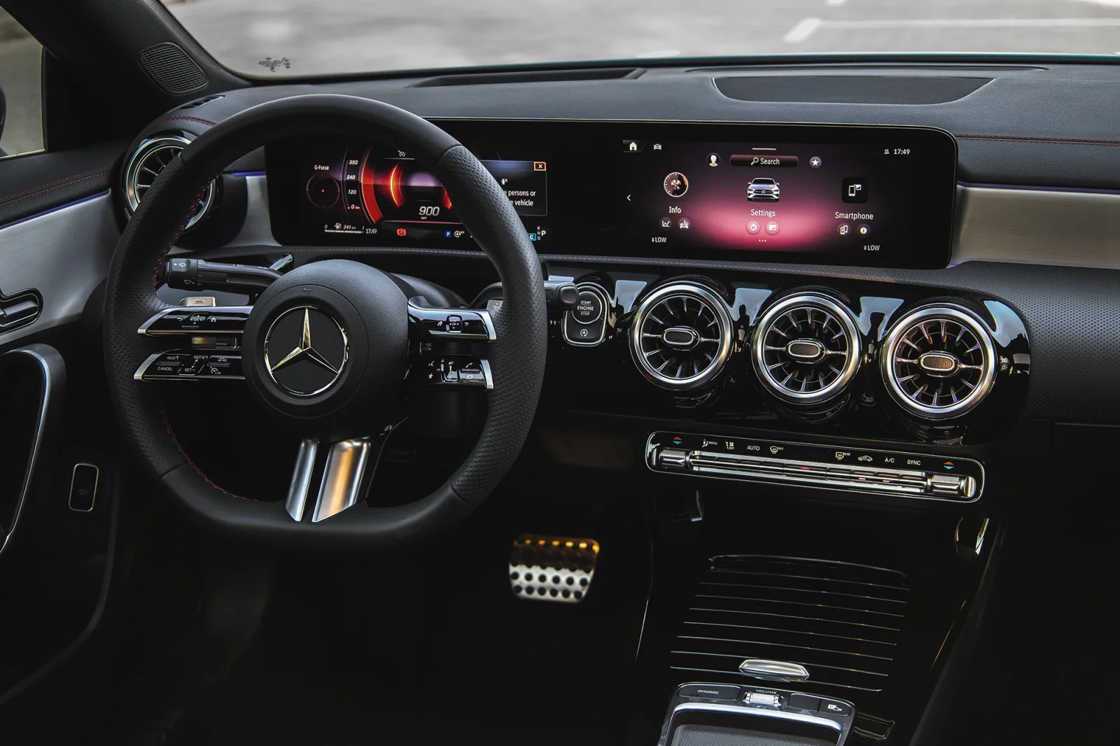 Alquiler Mercedes-Benz CLA-Class 4M Azul 2024 en Abu Dabi - 4 