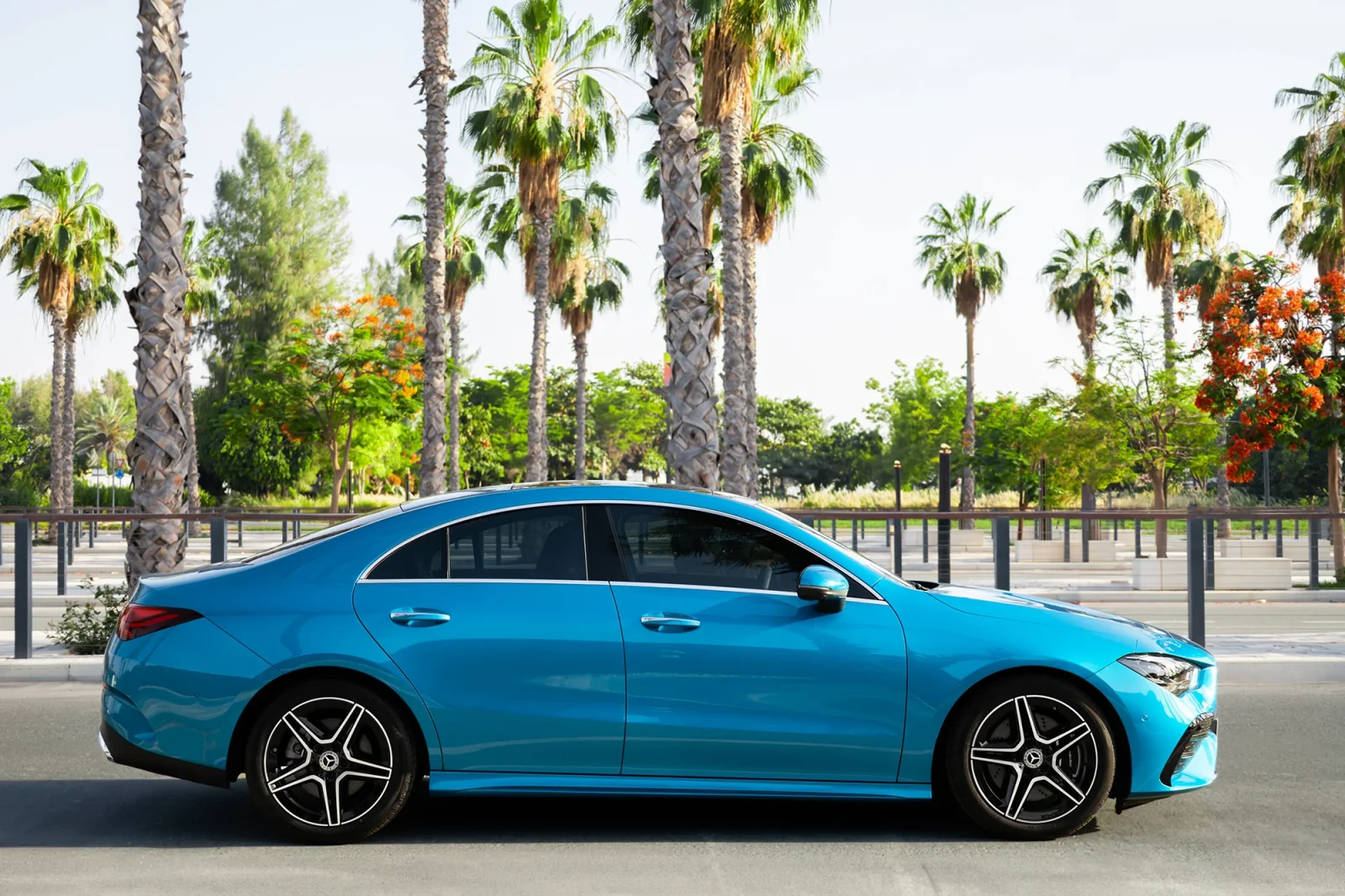 Alquiler Mercedes-Benz CLA-Class 4M Azul 2024 en Abu Dabi - 12 